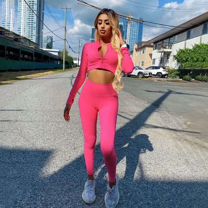 Women's Gym Set - Long Sleeve Tracksuit & Yoga Outfit for Fitness, Pilates & Sports | 2-Piece Workout Clothes in Khaki | Perfect for Gym, Yoga Studio & Outdoor Training