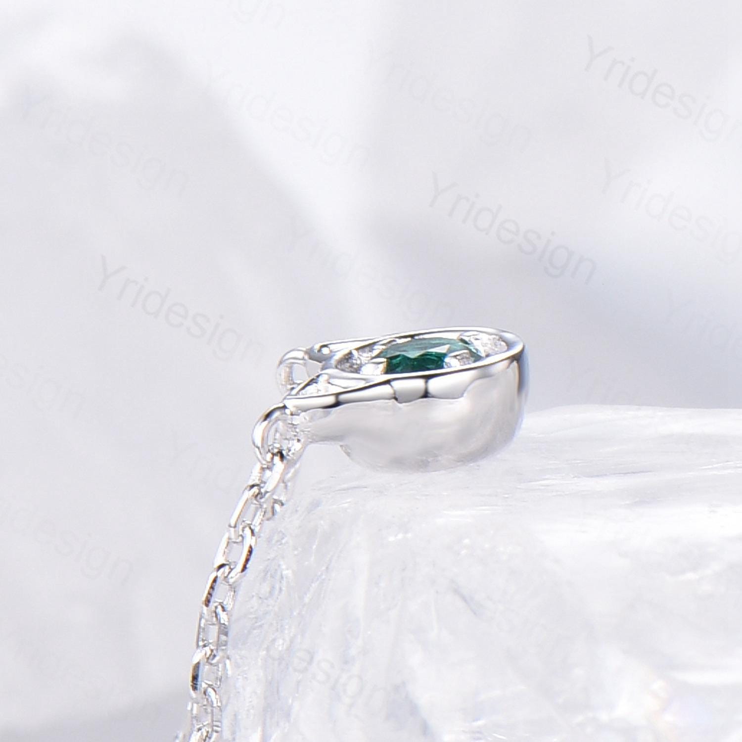 Elegant Emerald Cat Pendant Necklace - Sterling Silver & White Gold Personalized Jewelry Gift for Women, Cat Lover Birthday & Anniversary Present - Perfect for Daughter, Wife, or Girlfriend | Ideal for Special Occasions, Date Nights & Everyday Wear