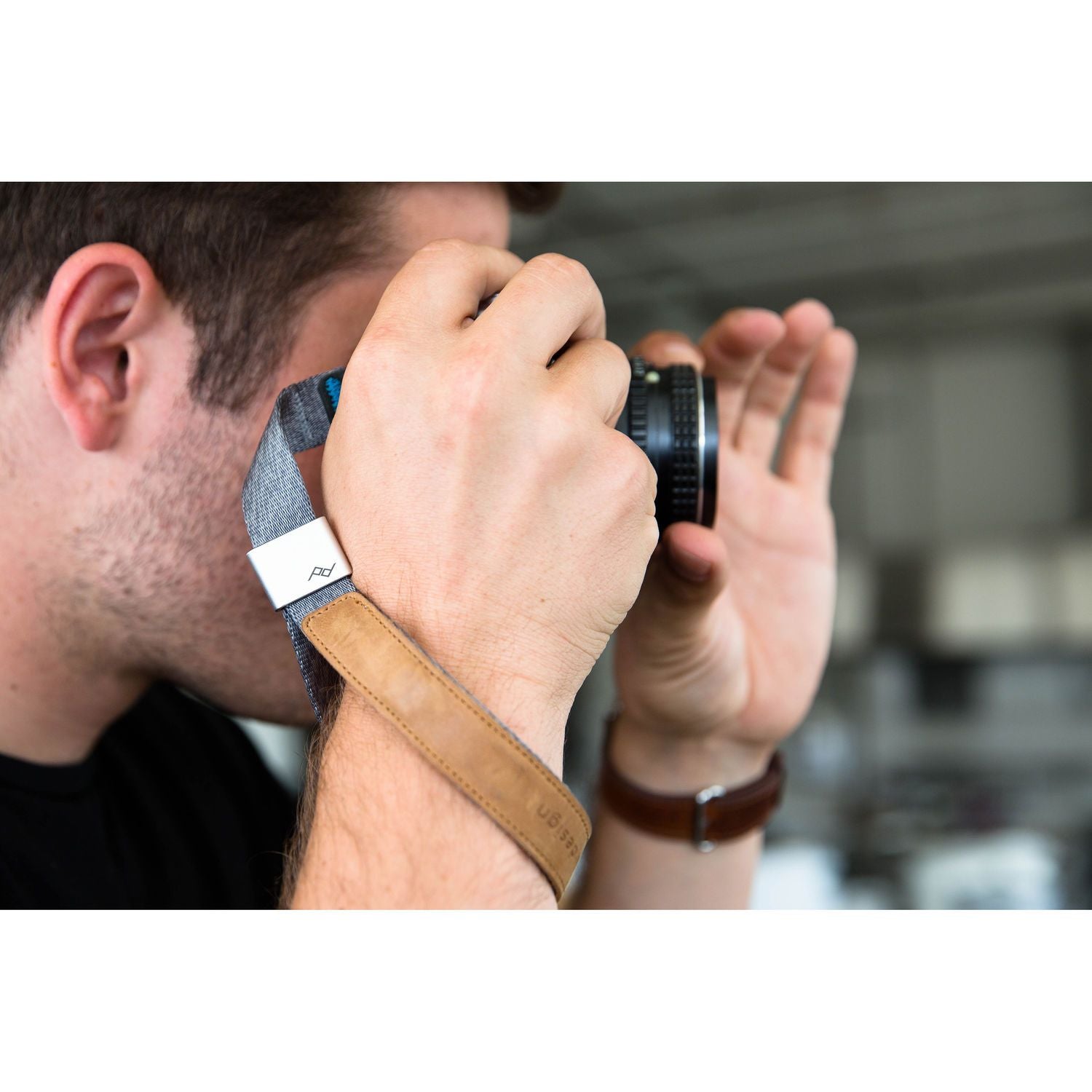 Peak Design Cuff Camera Wrist Strap (Ash) - Secure & Comfortable DSLR/Mirrorless Camera Wrist Strap for Photographers - Perfect for Travel, Hiking & Outdoor Photography