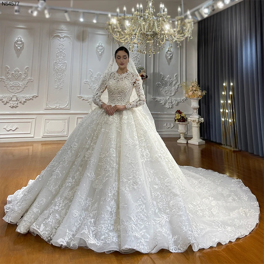 Elegant Off-White Long Sleeve Lace Muslim Wedding Dress Ball Gown - Perfect for Bridal Ceremonies, Formal Events & Special Occasions