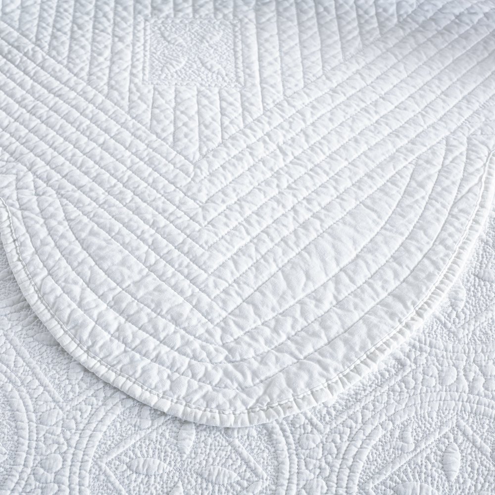 Premium Calla Angel Sage Garden 100% Pure Cotton Quilt - Queen Size White Bedding Set for Luxury Comfort | Perfect for Master Bedroom, Guest Room & Hotel Decor