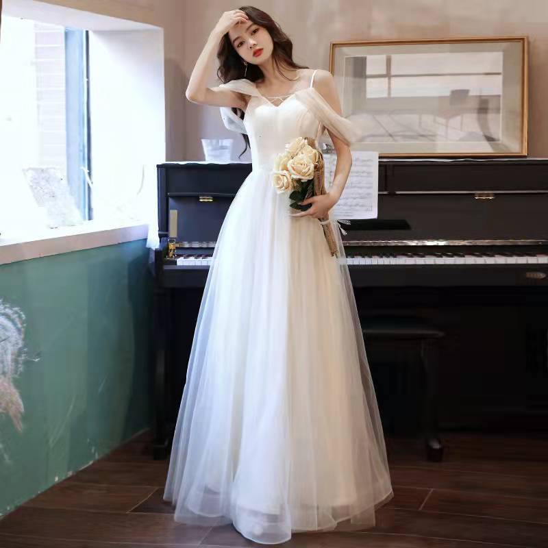 Elegant Black Off-Shoulder Long Prom Dress with White Tulle Skirt - Formal Evening Gown for Homecoming, Wedding Guest & Special Occasions