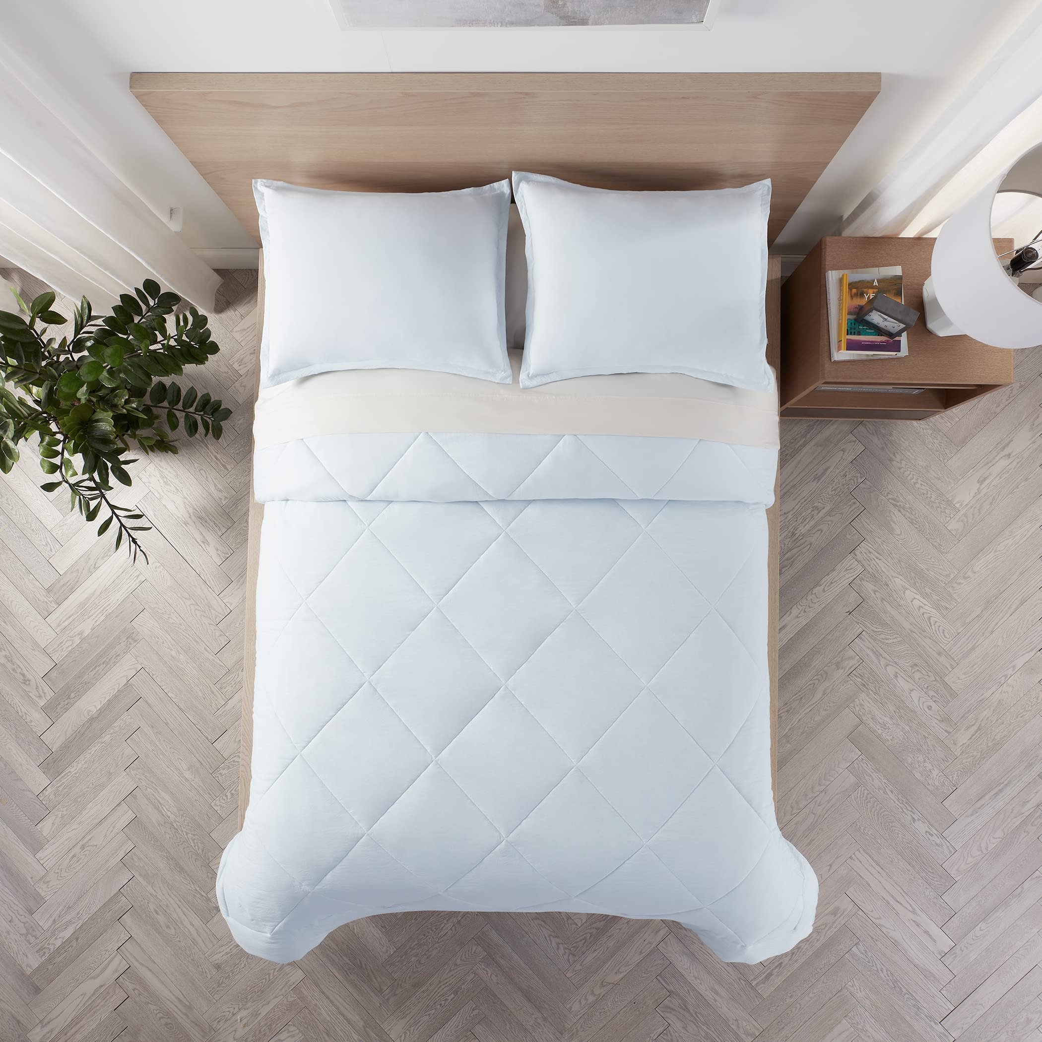Serta Supersoft Cooling 5-Piece Reversible Comforter Set with Sheets & Pillowcases - All Season Twin/Twin XL Bedding in Illusion Blue | Breathable Comfort for Hot Sleepers & Cozy Nights