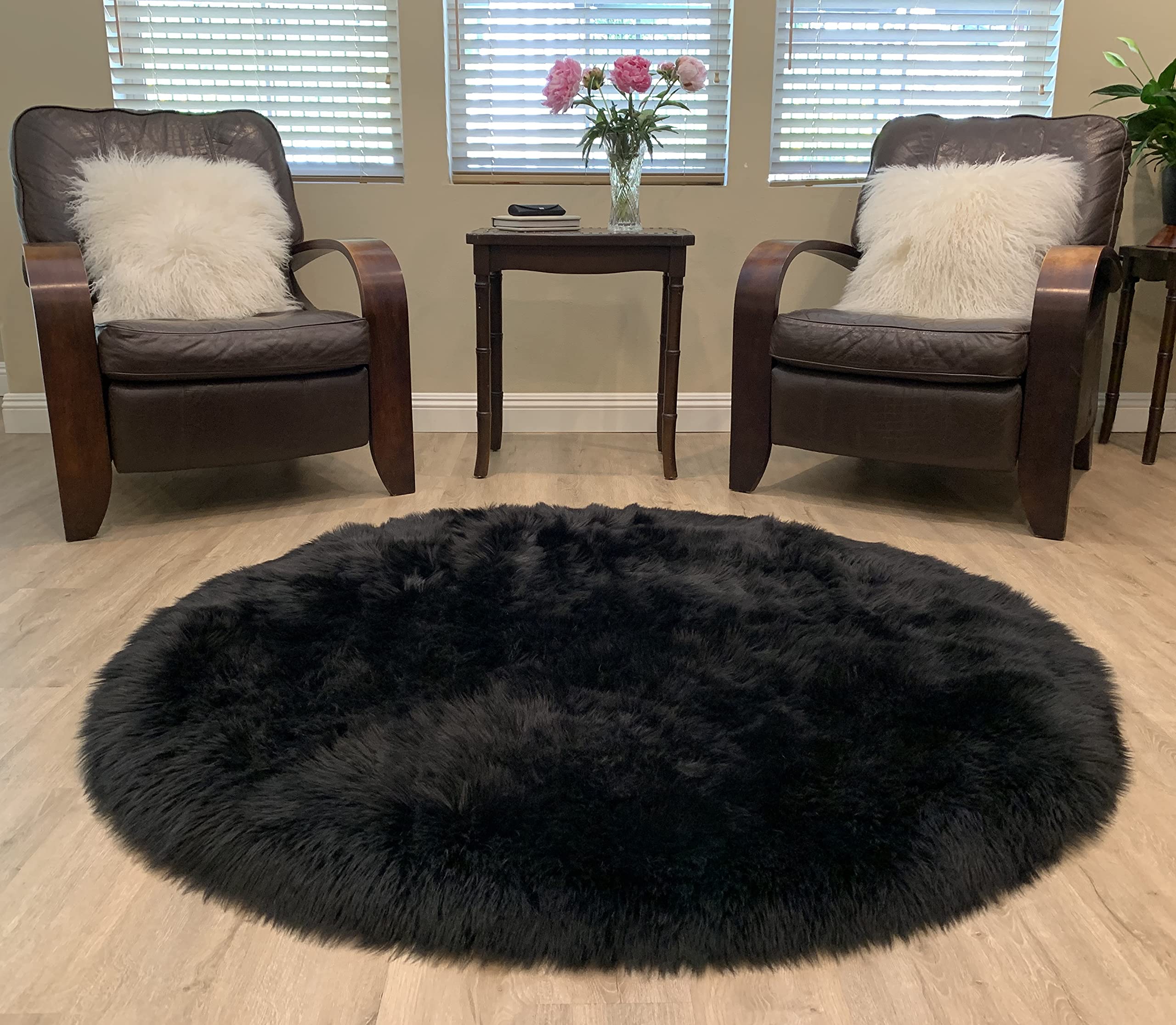 LAMBZY Faux Sheepskin Rug - Super Soft Hypoallergenic Round Shag Carpet for Living Room, Nursery, Bedroom & Sofa - 3'6