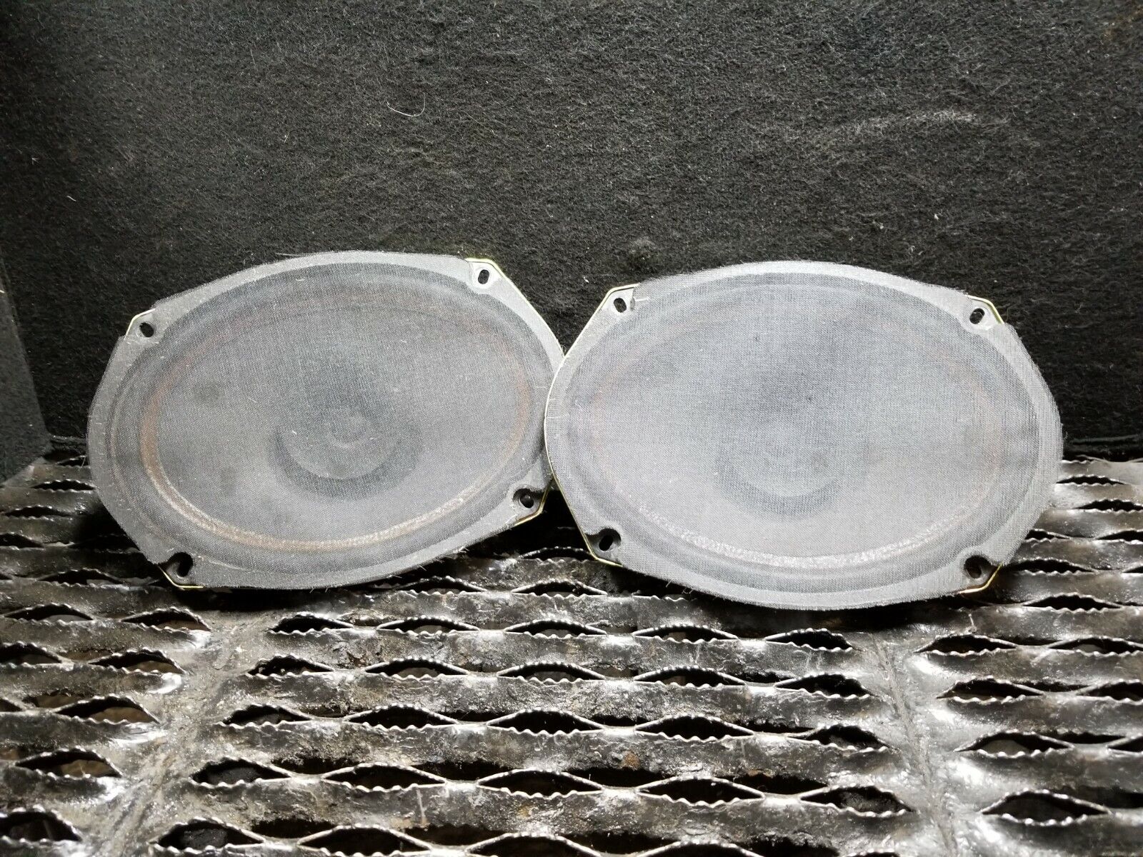 2005-2007 Dodge Magnum Rear Left & Right Deck Audio Speakers (2-Piece Set) - OEM Part #05059063AB - Perfect for Car Audio Upgrades & Replacement