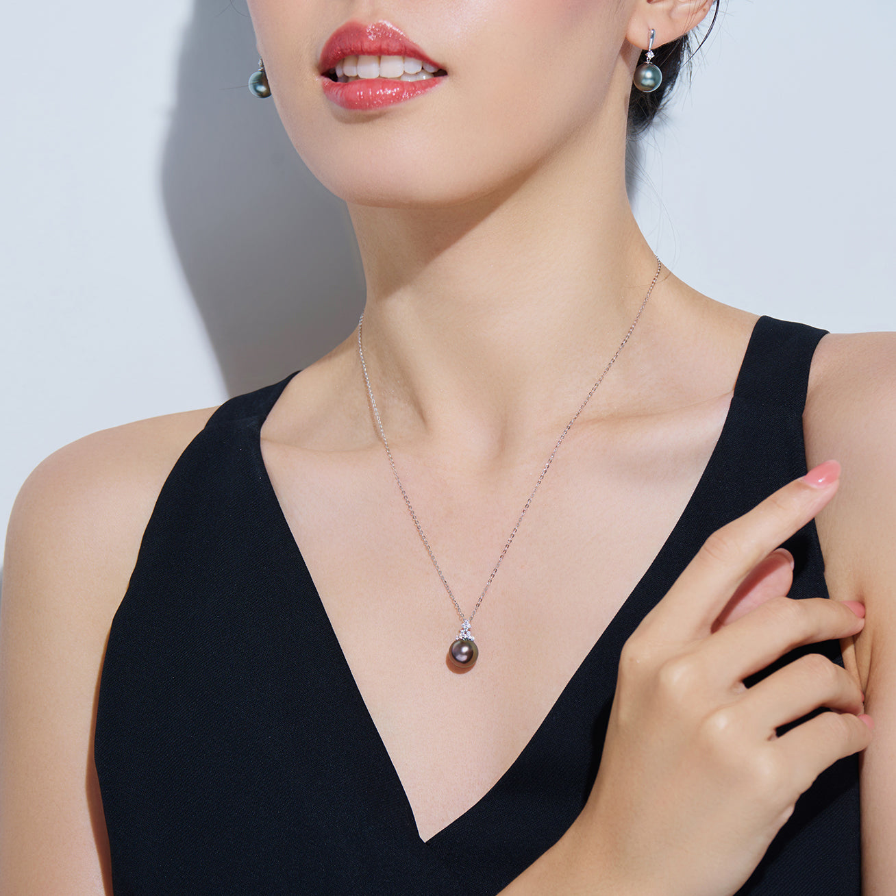18K Solid Gold Tahitian Pearl Necklace for Women - Genuine Saltwater Pearl Jewelry - Elegant Gift for Wedding, Anniversary & Special Occasions