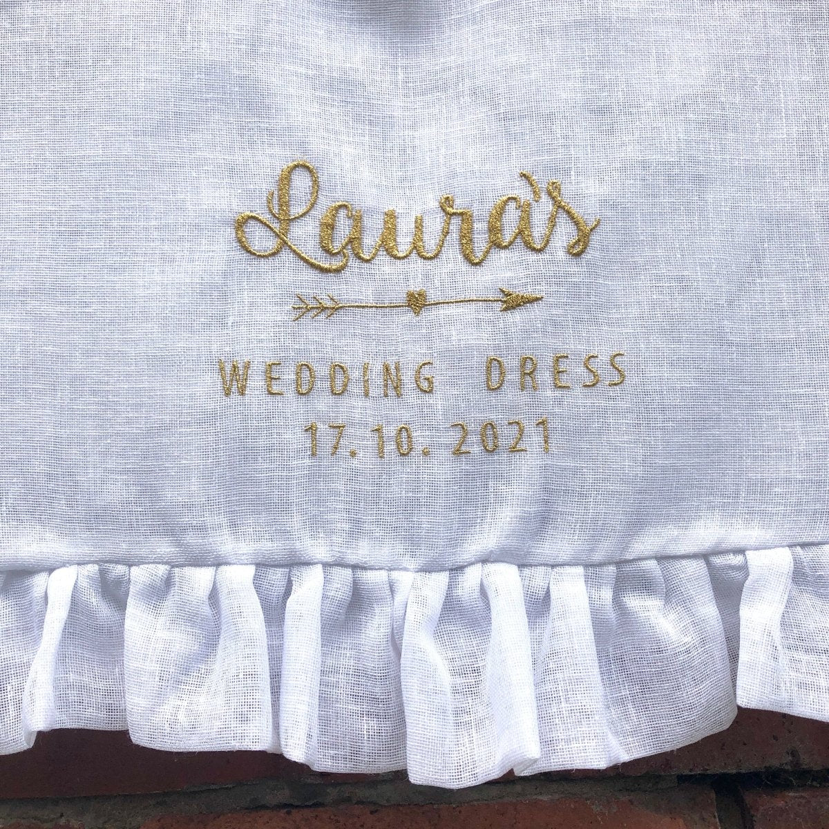 Custom Wedding Dress Hanger - Personalized Bridal Gown Hanger for Wedding Day & Bridal Shower - Perfect for Wedding Photography, Bridal Suite Decor & Gift Giving