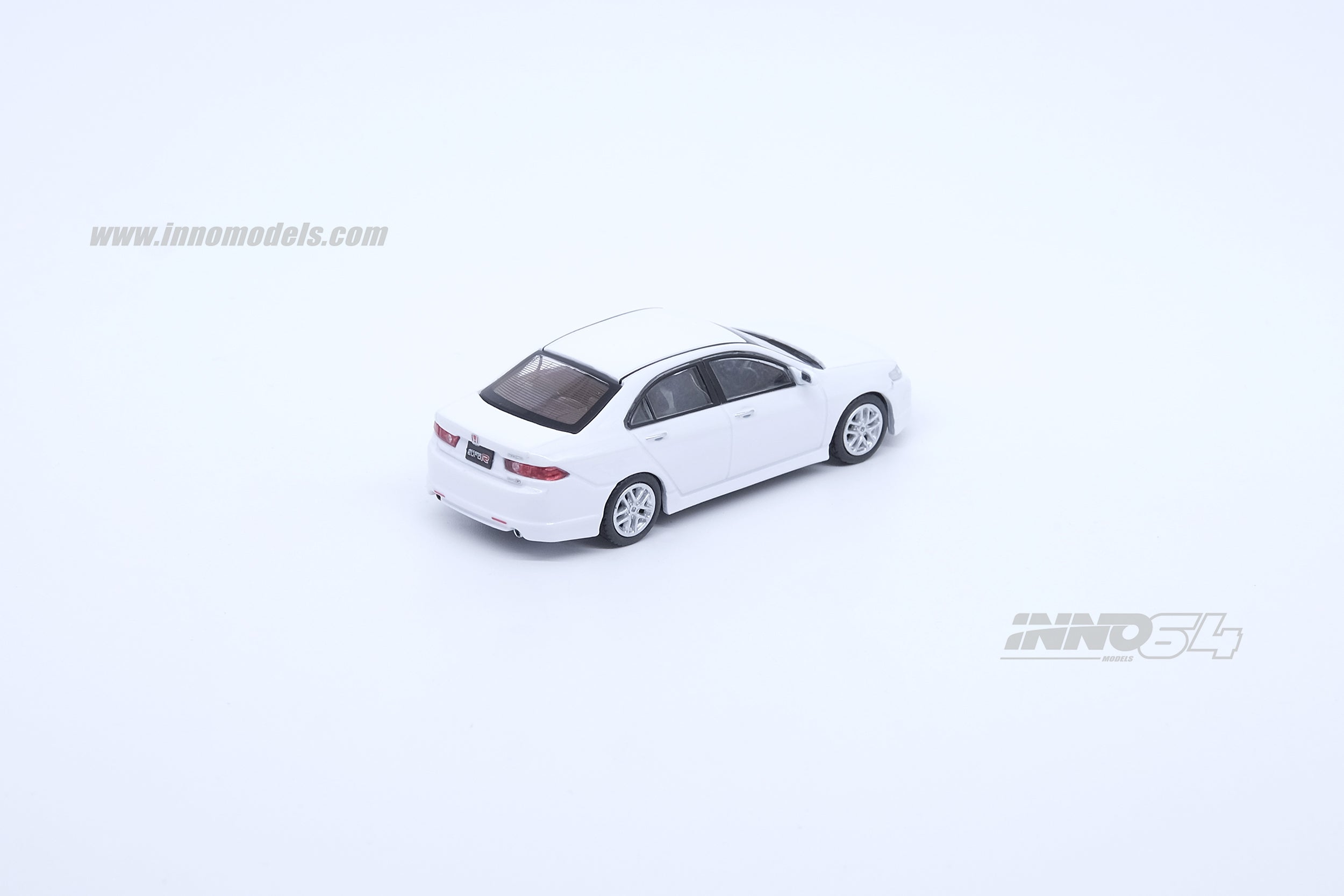 INNO Models 1:64 Scale Honda Accord Euro R (CL7) Premium White Pearl Diecast Car - Collectible Miniature Vehicle for Display, Gifts & Car Enthusiasts