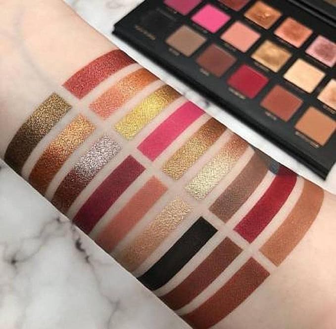 KAARM Rose Gold Eyeshadow Palette - 18 Multicolor Shades for Women & Girls, 5-Piece Makeup Brush Set & 1 Blender Sponge | Perfect for Everyday Makeup, Party Looks & Professional Makeup Artists