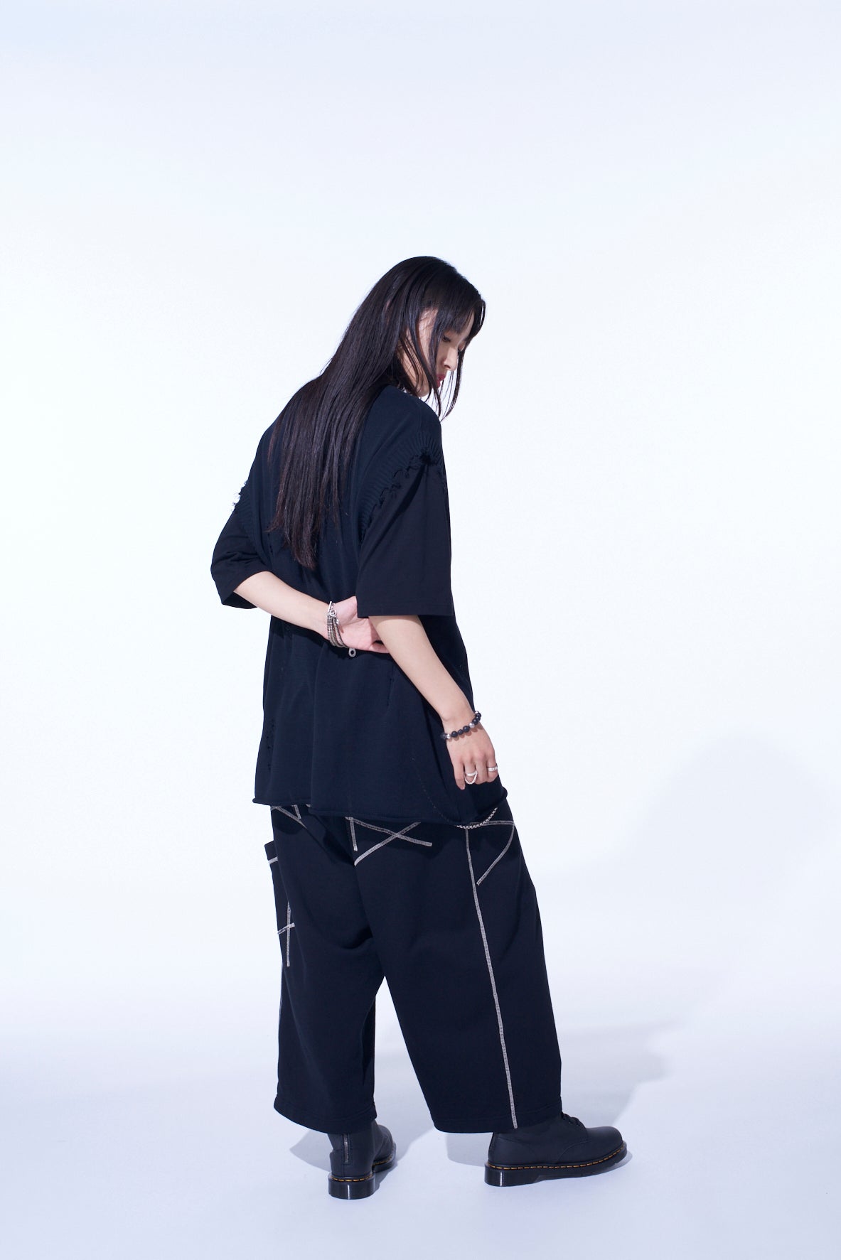 Compact Twist 10g Damaged Knitted Vest - Lightweight Layering Piece for Women | Perfect for Casual Outfits, Layering Under Jackets, and Stylish Streetwear Looks