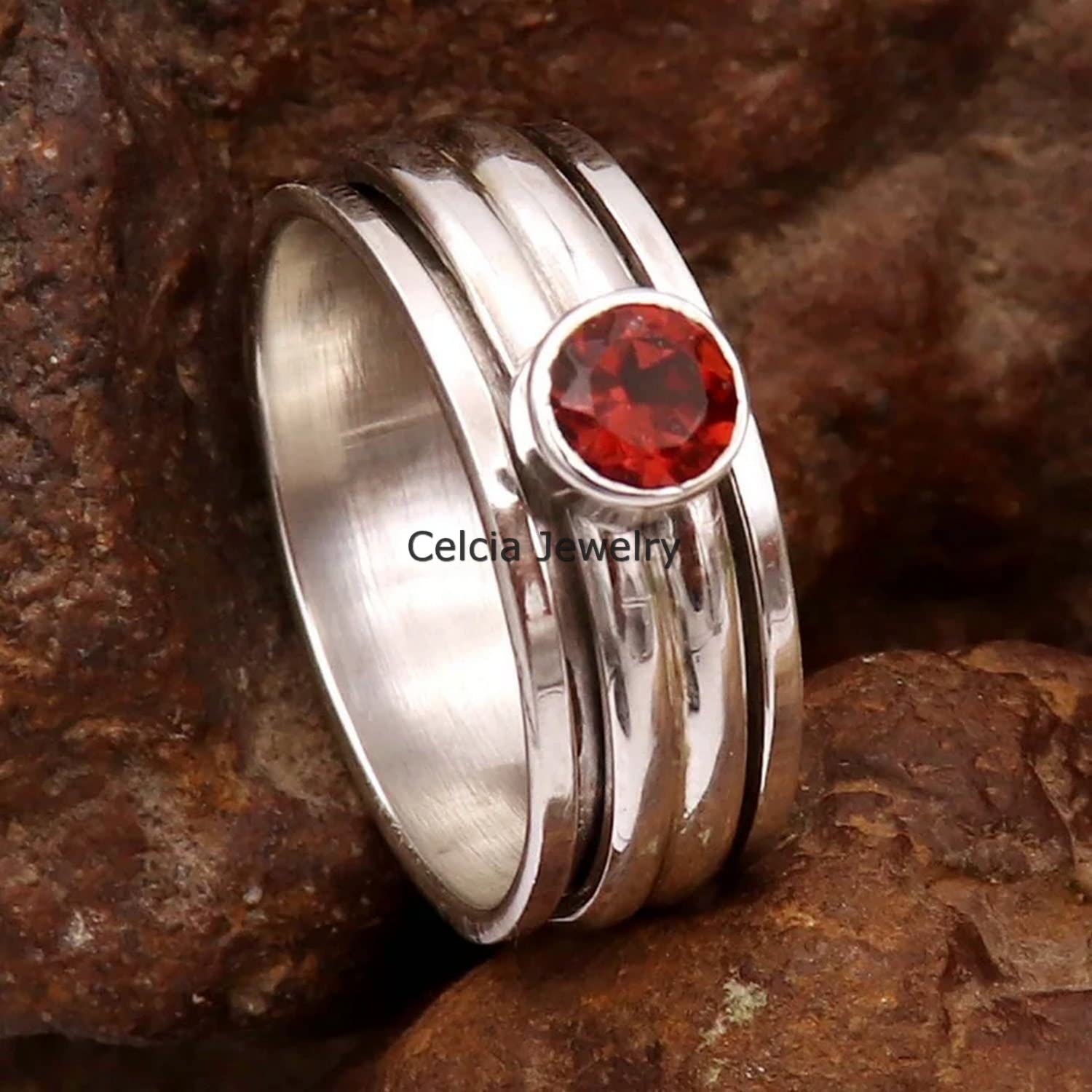 Gorgeous Garnet Spinner Ring for Women & Men - January Birthstone Jewelry, Wedding & Engagement Gift, Anniversary Present for Mom & Dad - Meditation & Stress Relief Ring - US Size 7 - Perfect for Yoga, Mindfulness & Special Occasions