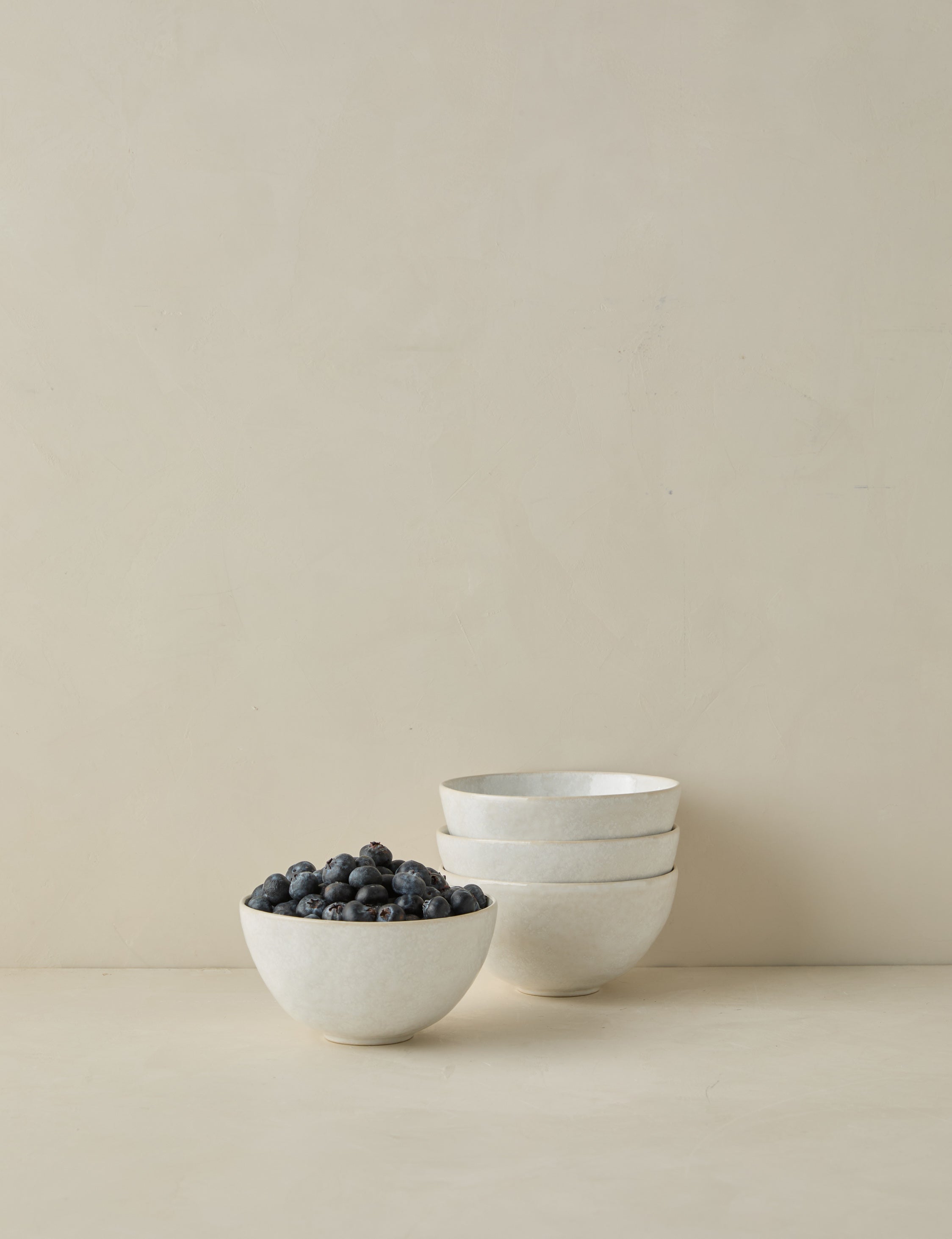 Geneva Stoneware Dinnerware Set - Elegant & Durable Ceramic Plates, Bowls & Mugs for Everyday Dining & Entertaining - Perfect for Family Meals, Dinner Parties & Restaurant Use