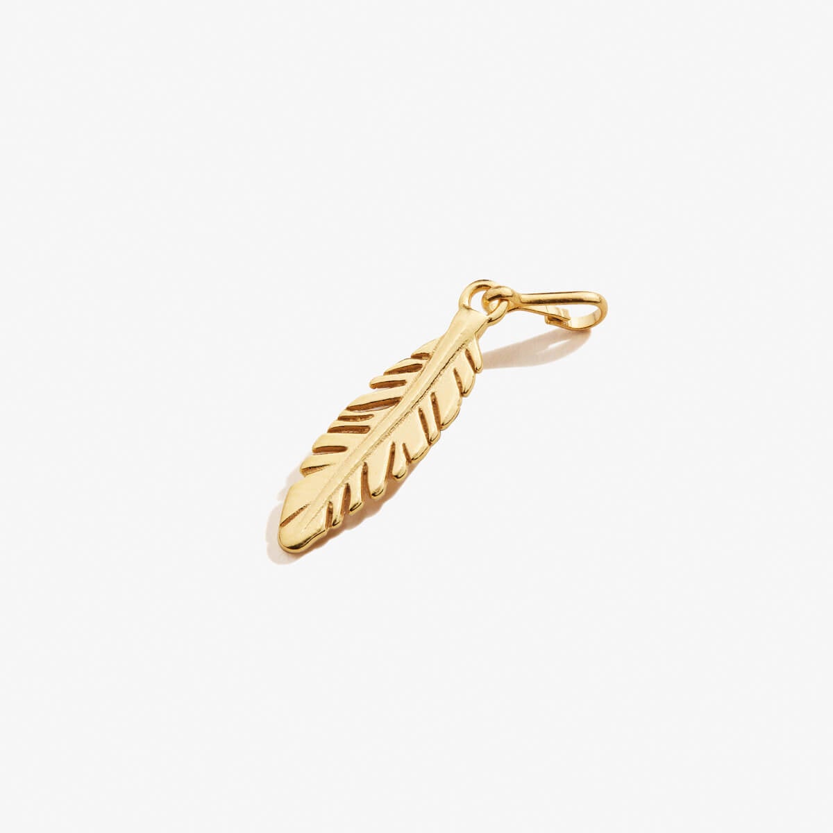 Elegant Feather Necklace Charm - Handmade Boho Jewelry for Women, Perfect for Festivals, Parties & Everyday Wear