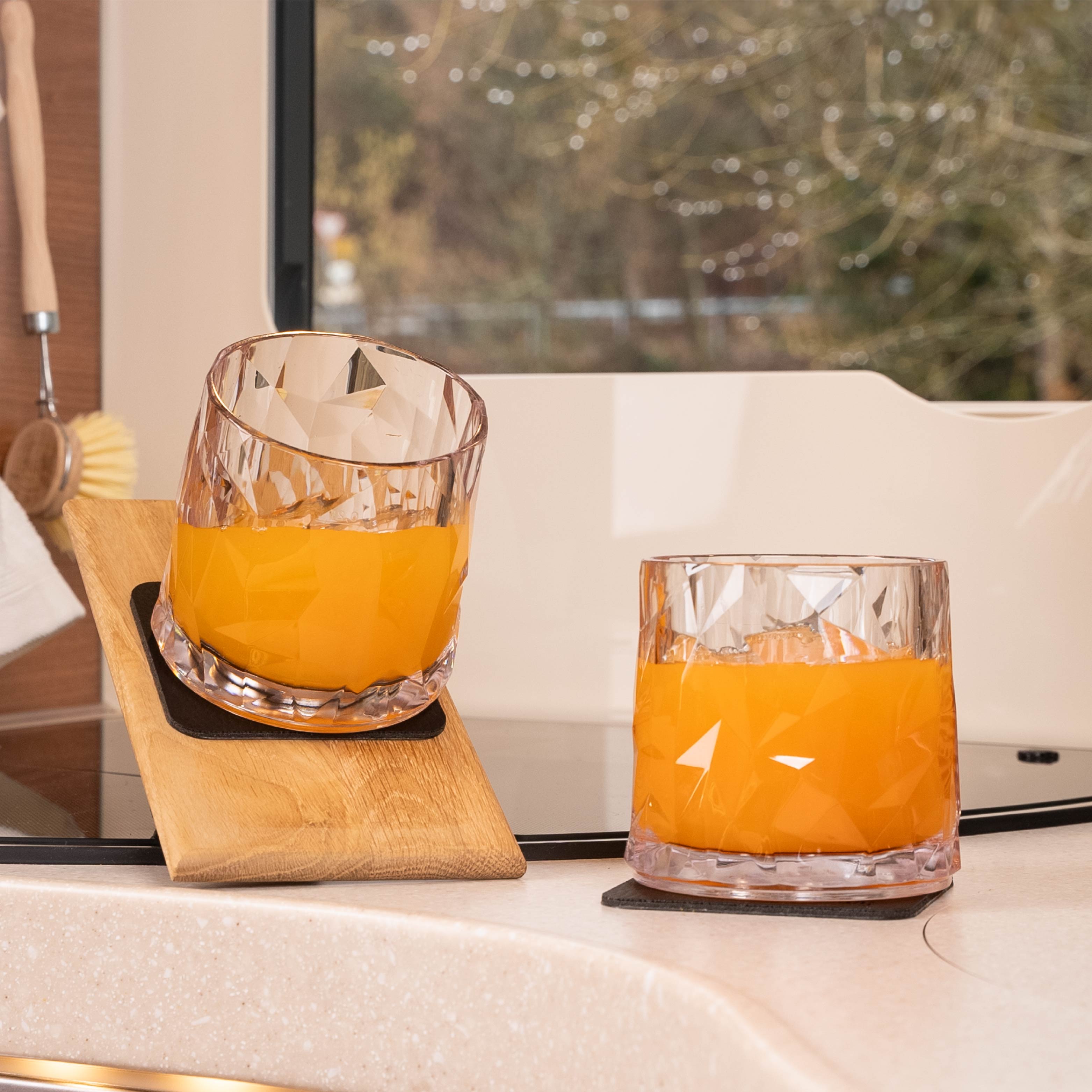 Premium Magnetic Plastic Tumbler Cups - Insulated, Leak-Proof & Durable for Coffee, Tea & Cold Drinks - Perfect for Office, Travel, Gym & Outdoor Activities