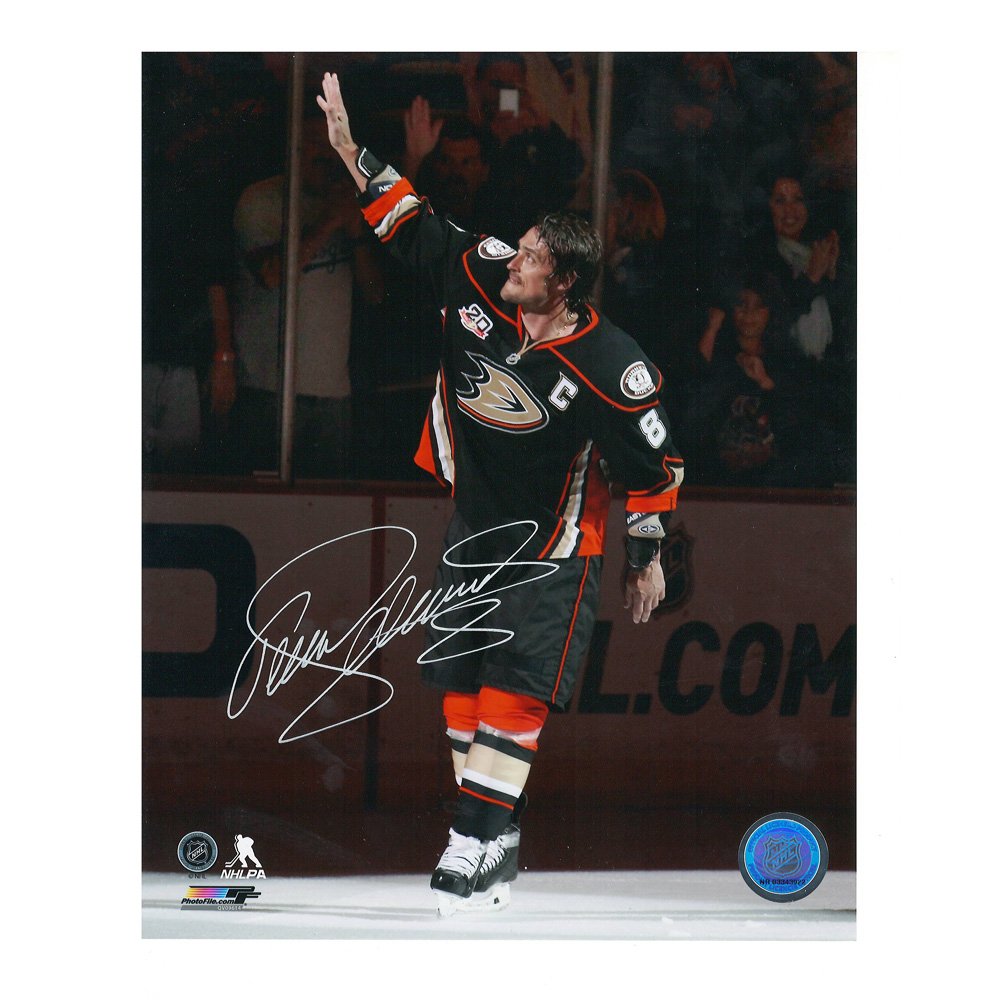 Authentic Teemu Selanne Anaheim Ducks Autographed 8x10 Photo - Signed Hockey Memorabilia for Fans & Collectors - Perfect for Man Cave, Sports Room Decor or Gift for Hockey Lovers