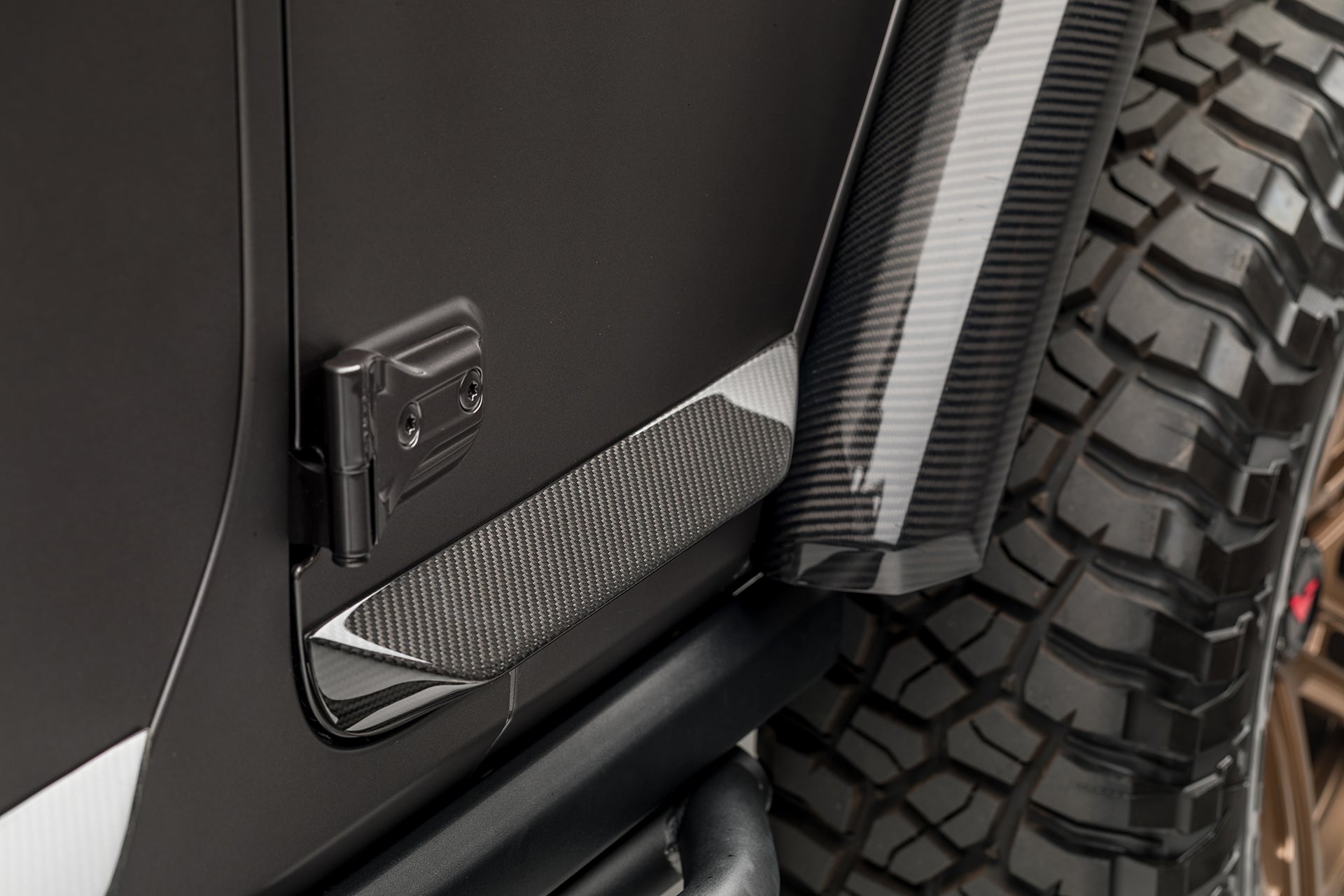 Jeep JL JX Edition Aero Carbon Fiber Rock Guards - Durable Off-Road Protection for Jeep Wrangler - Perfect for Trail Riding & Mud Adventures