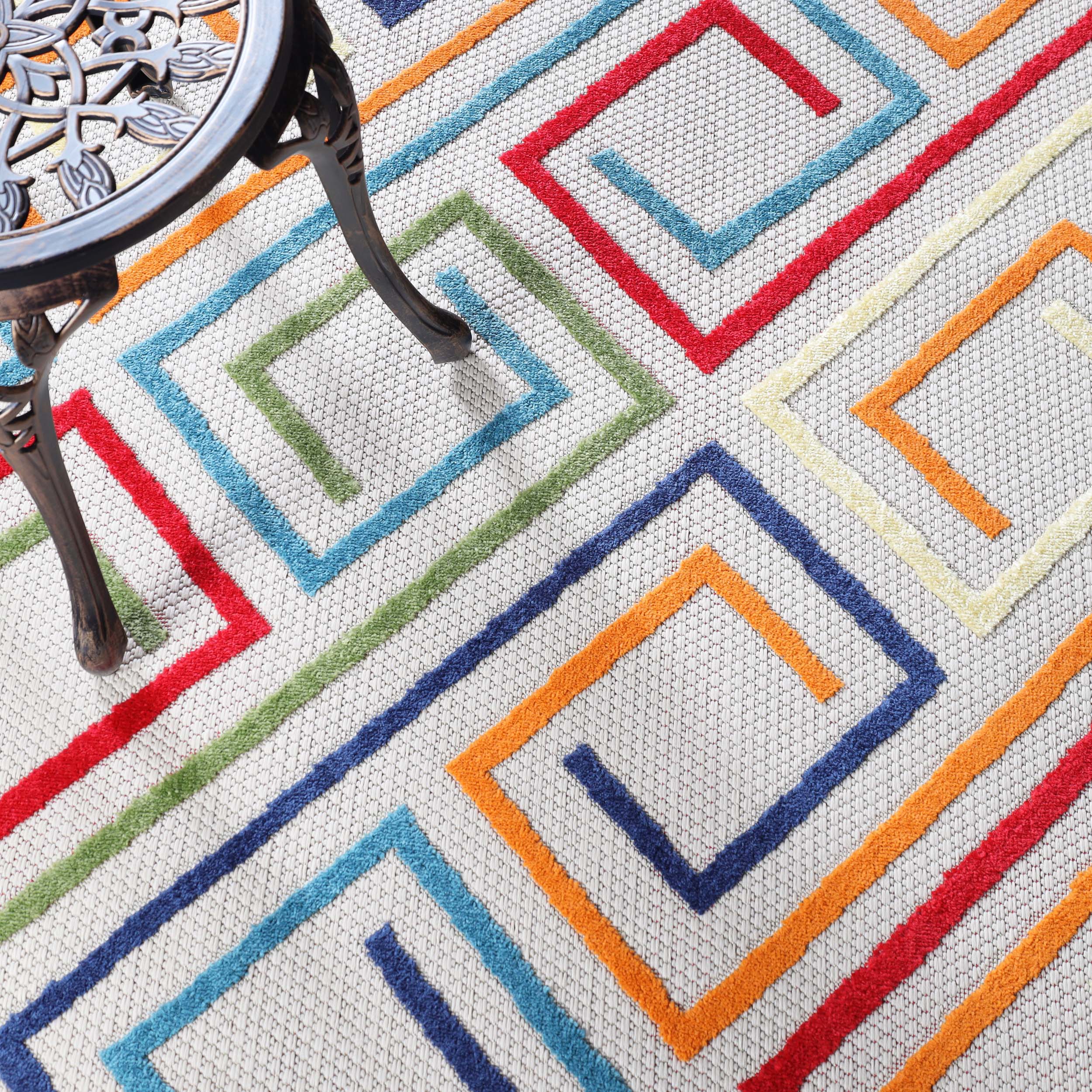 Stylish Geometric Modern Indoor Outdoor Area Rug - Perfect for Living Room, Patio, and Bedroom Decor