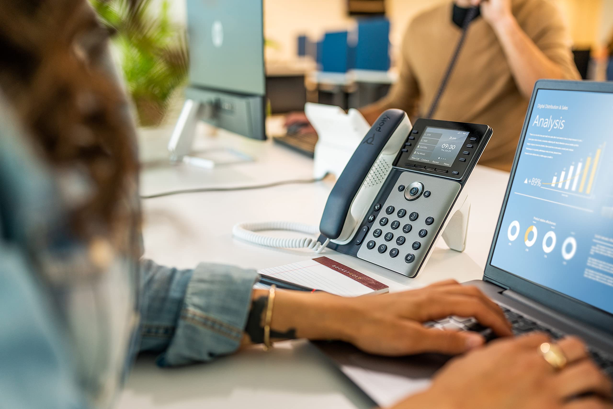 Plantronics Poly Edge E220 IP Desk Phone with 4-Line Keys & Bluetooth – Supports 16 Lines, Mobile & Headset Pairing – Ideal for Office Common Areas, Conference Rooms & Call Centers