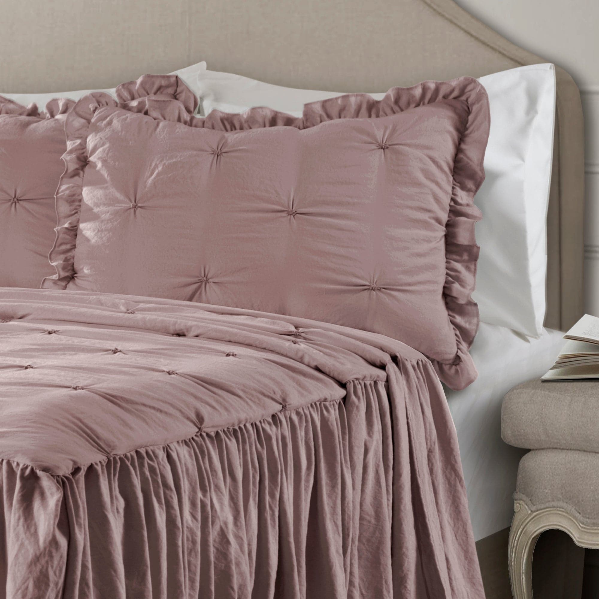 Ravello Pintuck Ruffle Skirt Bedspread Set - Elegant Queen Size Bedding with Ruffled Design for Master Bedroom Decor | Perfect for Guest Rooms, Hotels & Luxury Home Styling