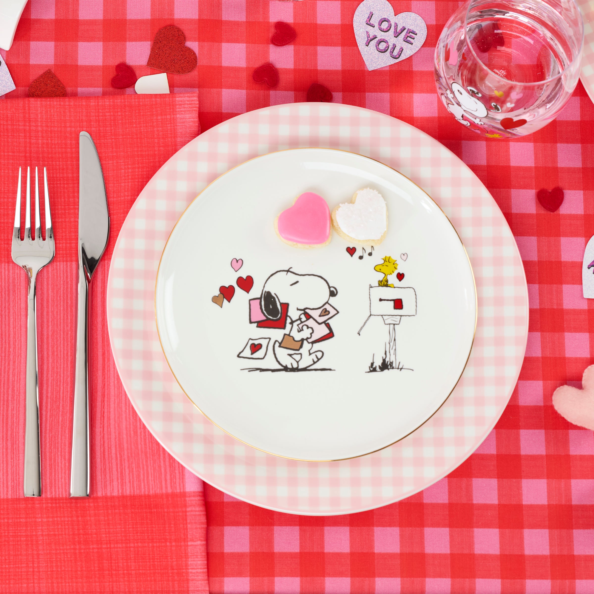 Snoopy Valentine's Day Dinner Plates Set of 4 - Cute Peanuts Themed Tableware for Romantic Dinners, Anniversaries & Couples Date Nights