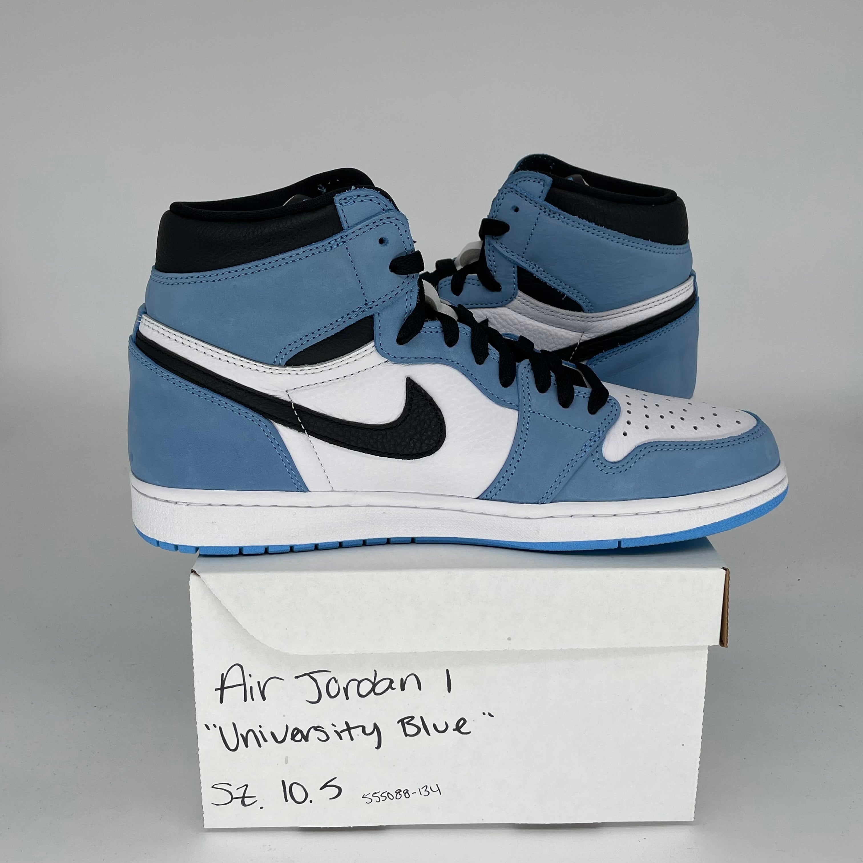 Air Jordan 1 Retro High OG 'University Blue' Men's Basketball Shoes Size 10.5 (555088-134) - Perfect for Sneaker Collectors & Streetwear Fashion