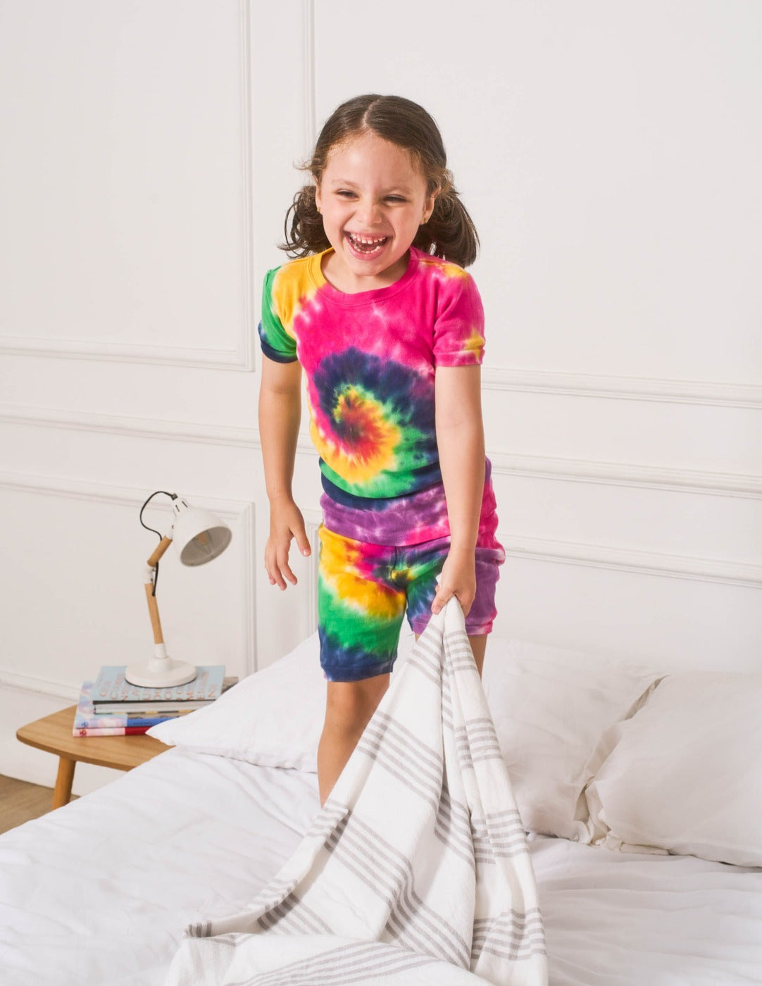 girl-swirl-tie-dye