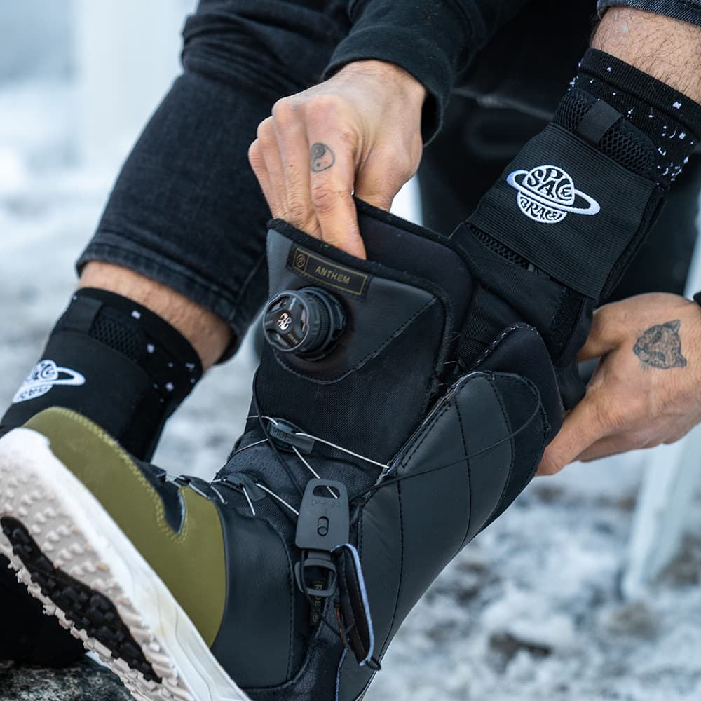Space Brace 2.0 Quick Lace Ankle Support Brace for Skateboarding - Single Protective Gear for Injury Prevention & Recovery - Perfect for Skaters, Athletes & Active Lifestyles
