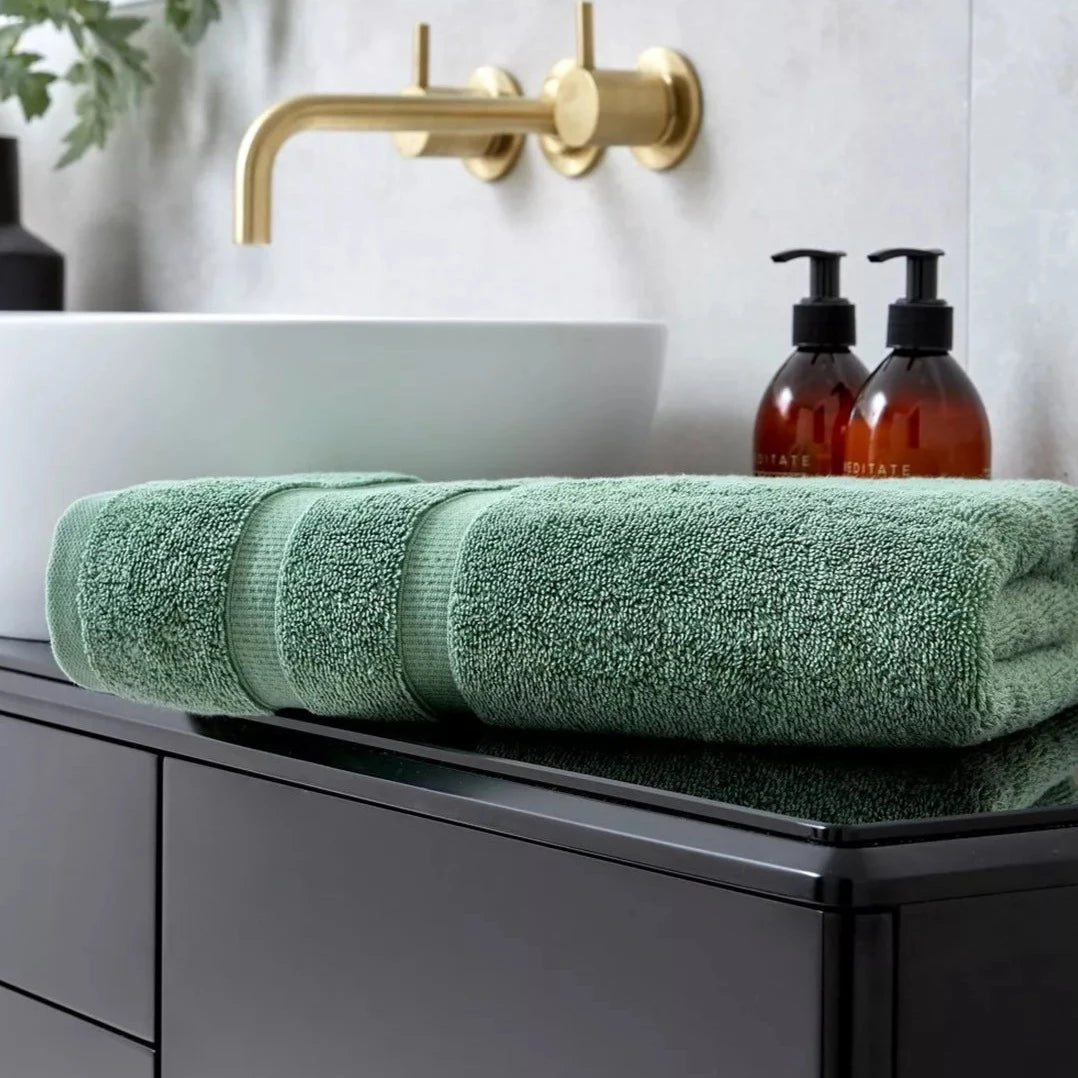 Christy Signum Combed Cotton Bath Towel - Super Soft & Absorbent Jade Green Luxury Spa Towel for Bathroom, Pool & Beach Use