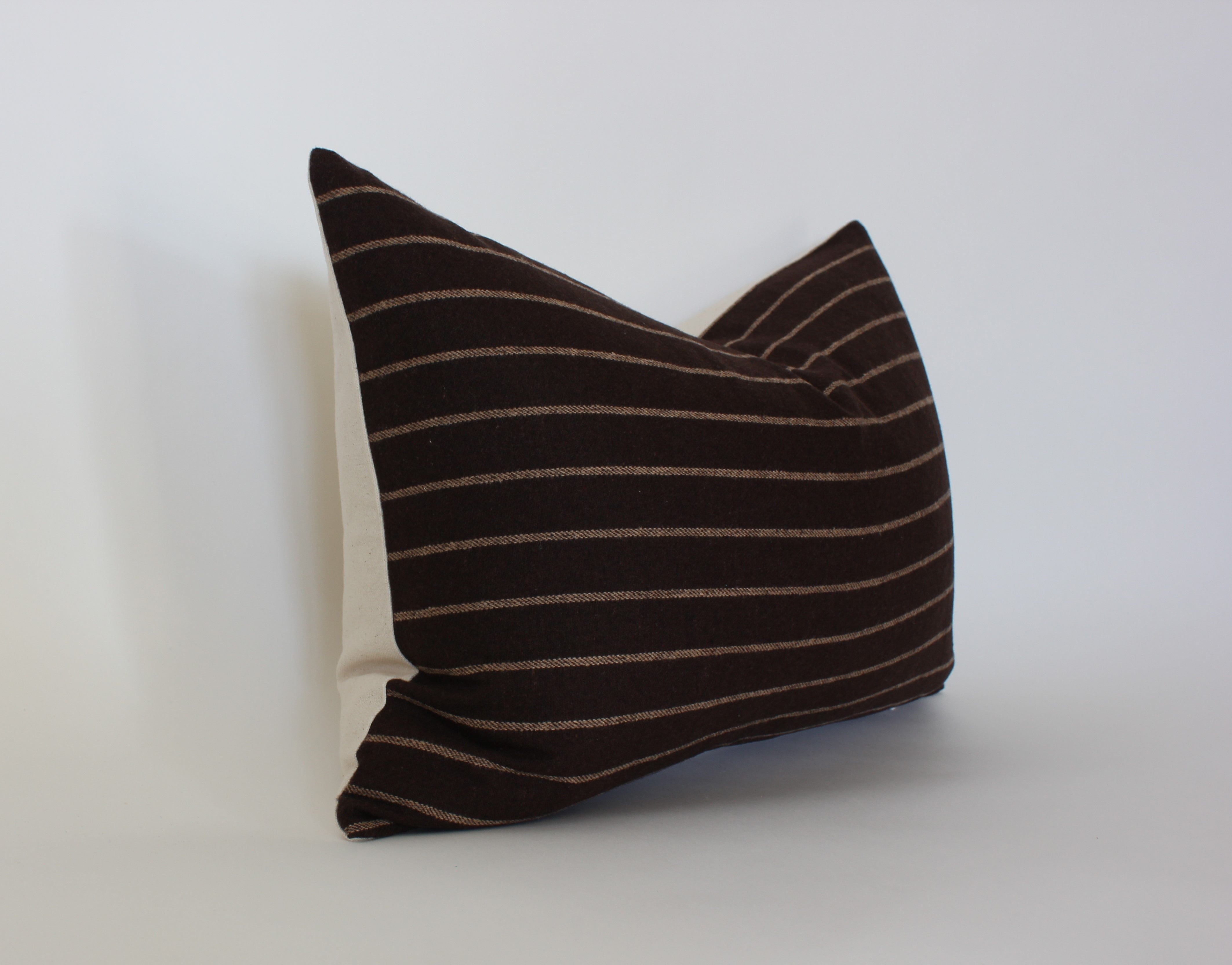Catelia Pillow Cover - Soft & Stylish Decorative Pillowcase for Couch, Bed, Sofa - Perfect for Home Decor, Living Room, Bedroom