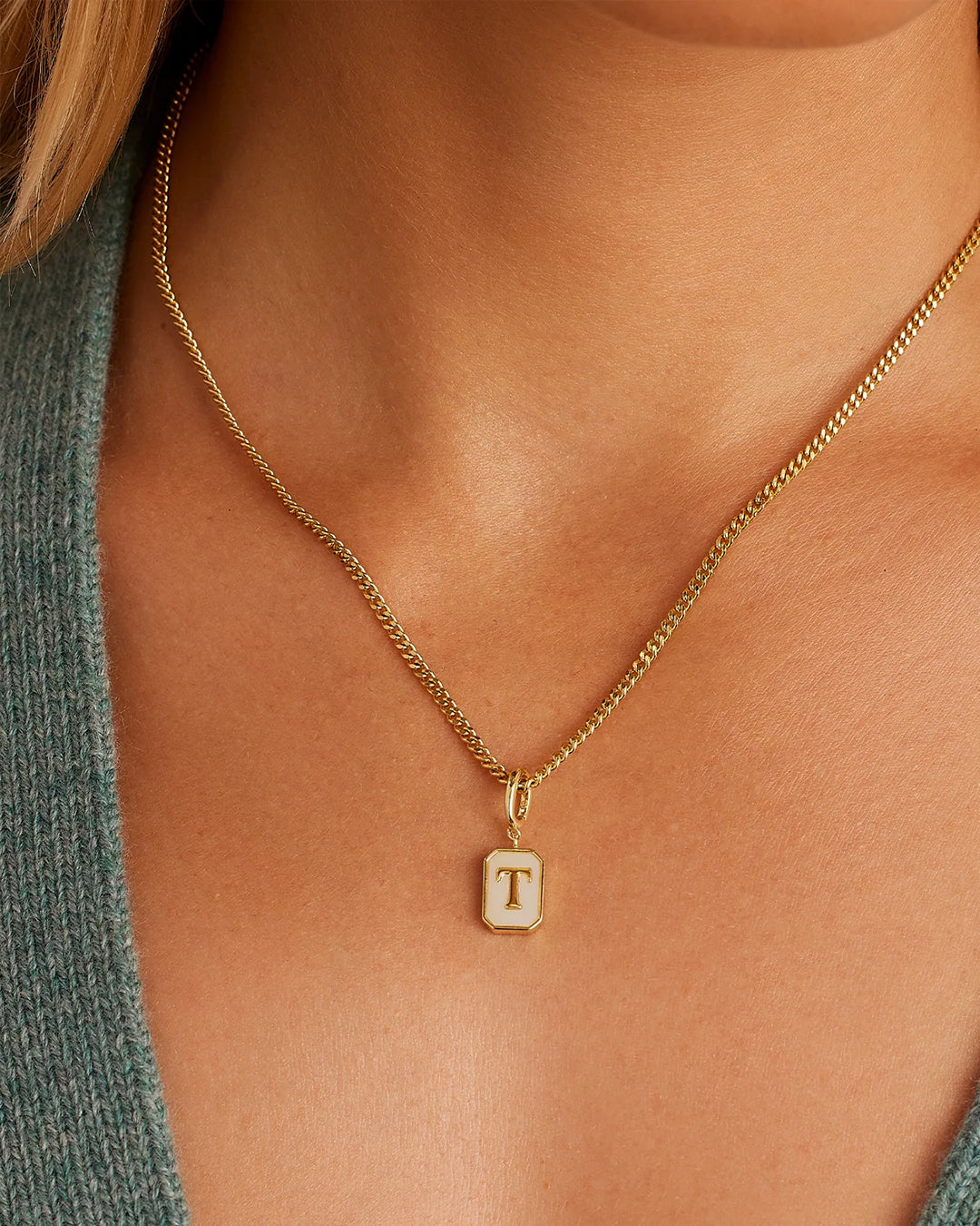 Vintage Alphabet Parker Charm Necklace - Elegant Initial Letter Pendant for Women - Perfect for Gifts, Anniversaries, and Everyday Wear