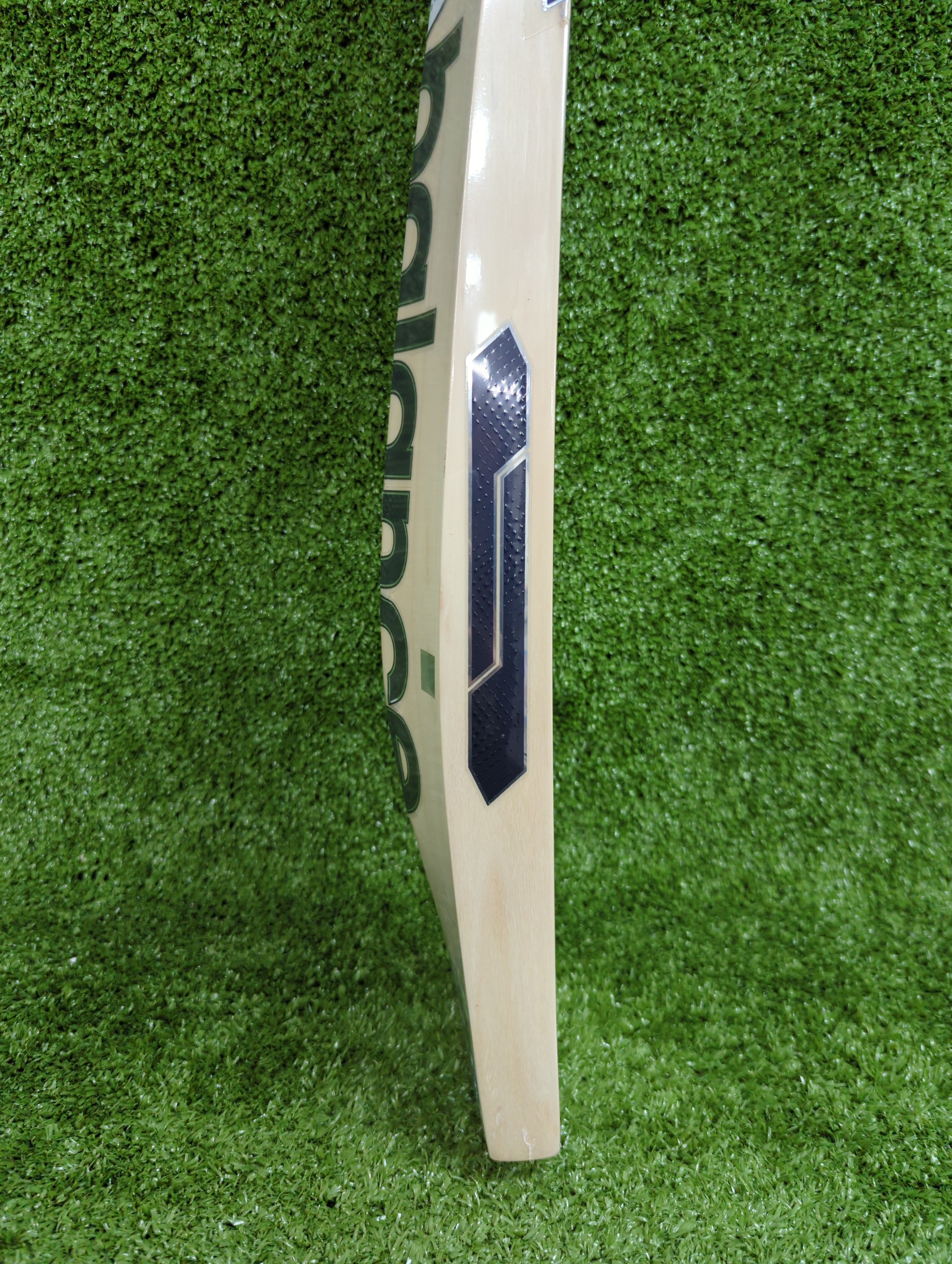 NB TC 700i Max English Willow Cricket Bat - Premium Professional Grade for Matches & Training - Perfect for Club Players & Tournament Use