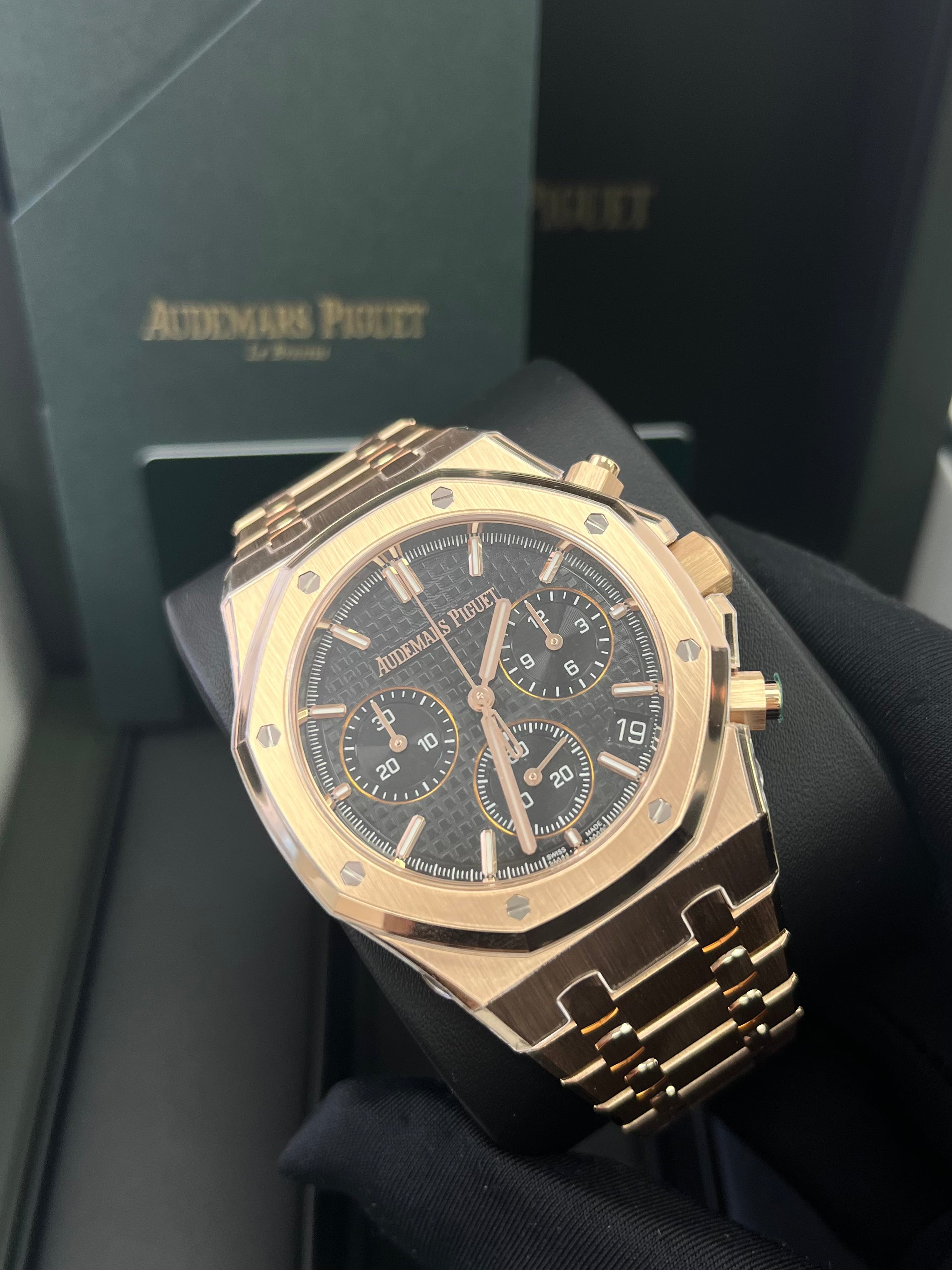 Audemars Piguet Royal Oak Chronograph 26240OR.OO.1320OR.06 - Luxury Men's Watch with Black Dial, 18K Rose Gold Case & Bracelet - Perfect for Business, Gala & Special Occasions