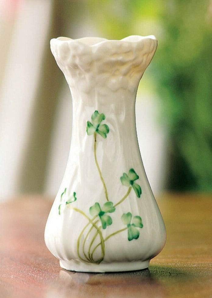 Belleek Classic Daisy Toy Spill Vase - Handcrafted Porcelain Flower Vase for Home Decor, Wedding Centerpiece & Gift Idea | Elegant Tabletop Decor for Living Room, Dining Table & Office