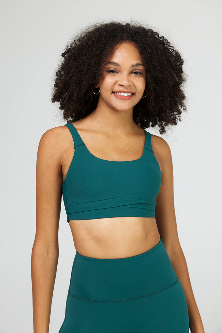 Women's Chic Strappy Sports Bra - High Support Workout Top for Yoga, Running & Gym - Breathable & Comfortable Activewear