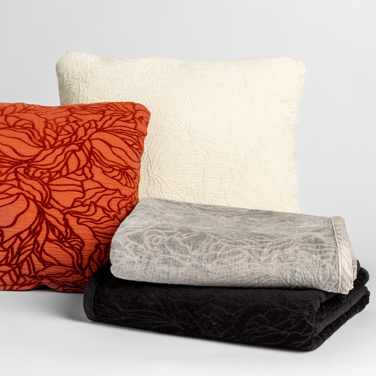 Georgia Blanket - Soft & Cozy Throw Blanket for Couch, Bed, and Travel - Perfect for Home Decor, Gifts, and Cold Weather Comfort