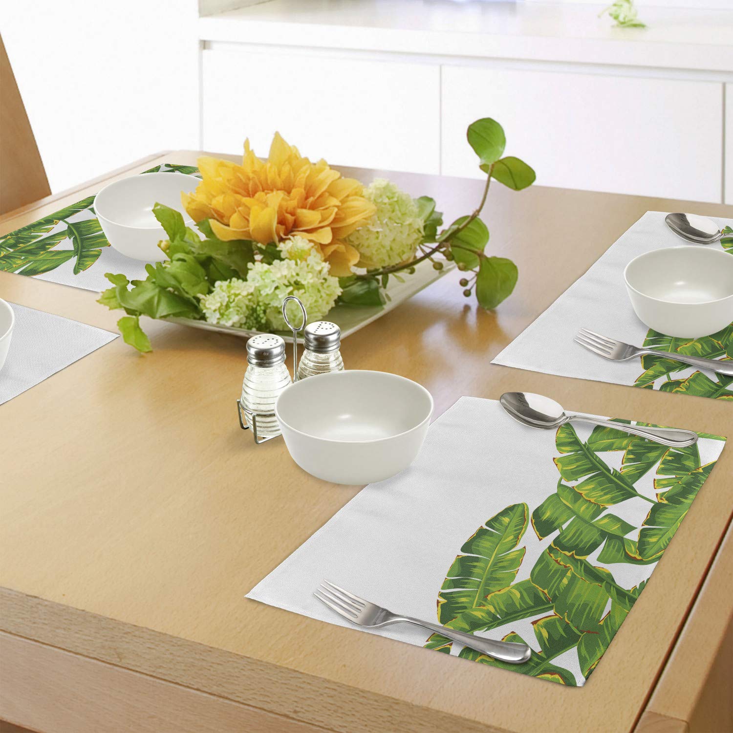 Ambesonne 4-Pack Botany Place Mats - Vibrant Tropical Leaf Design, Washable Fabric for Dining & Kitchen Table Decor in Hunter Green & Yellow | Perfect for Summer Parties, Indoor Picnics, and Home Decor