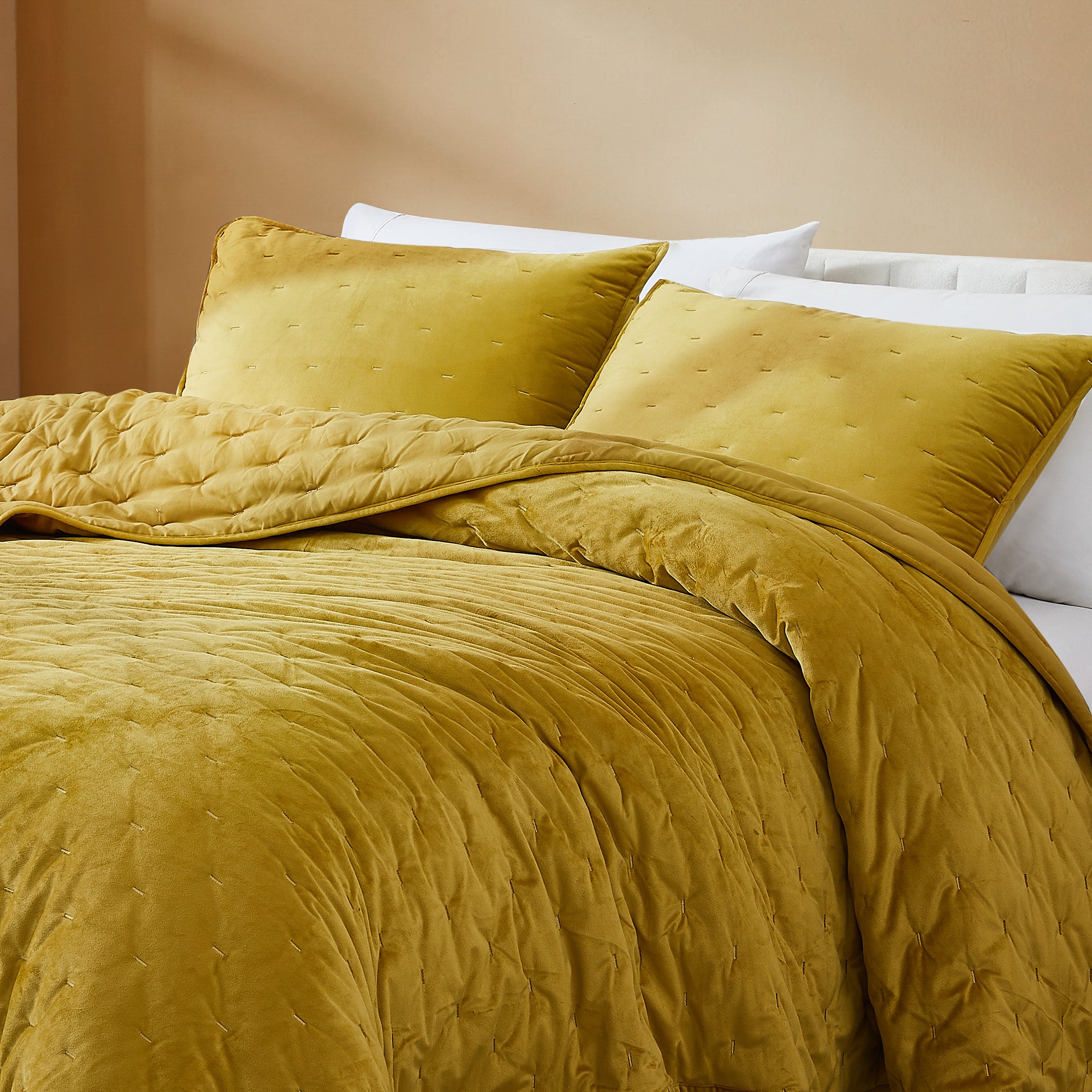 Haven Velvet Embroidered Quilt Set - Ultra Soft 3-Piece Bedding Set for Queen/King Size Beds | Luxury Bedroom Decor & Cozy Winter Nights