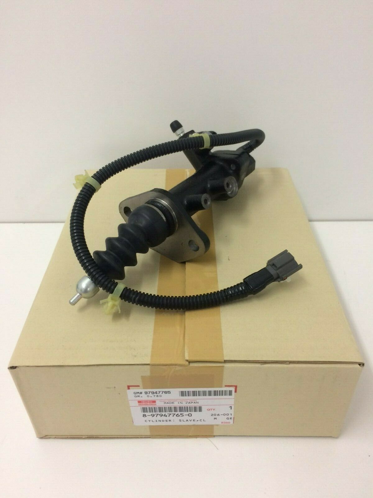 Isuzu 4JJ1 3.0L Turbo Diesel Clutch Slave Cylinder for Rodeo & Colorado - Heavy Duty Replacement Part for Off-Road & Towing