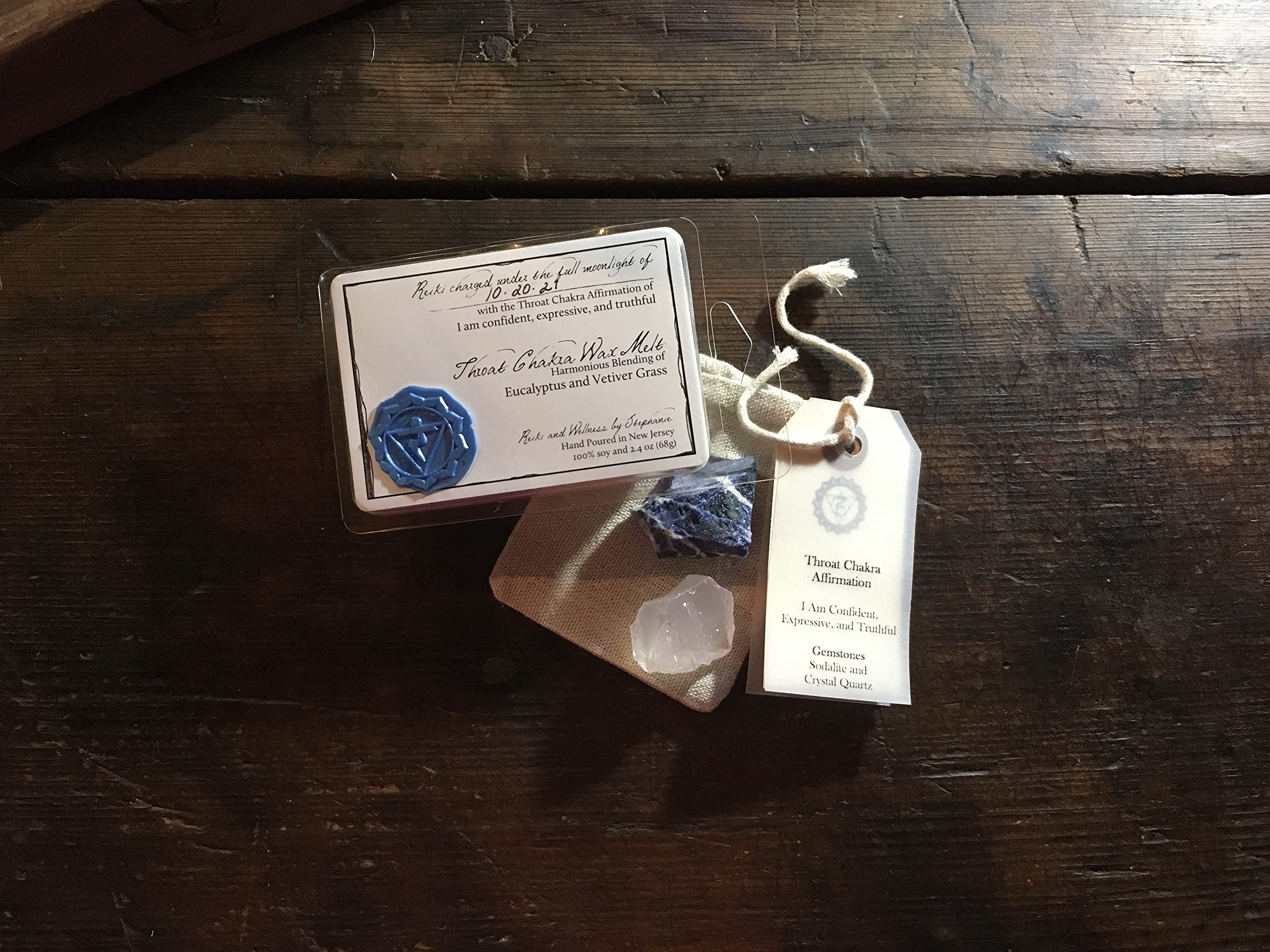 Reiki Charged Healing Crystals Set - Chakra Wax Melts & Wax Warmer with Raw Gemstones, Tealight Candle for Affirmation, Manifestation & Meditation | Relaxation Gifts for Stress Relief & Spiritual Healing (Throat Chakra Focus)