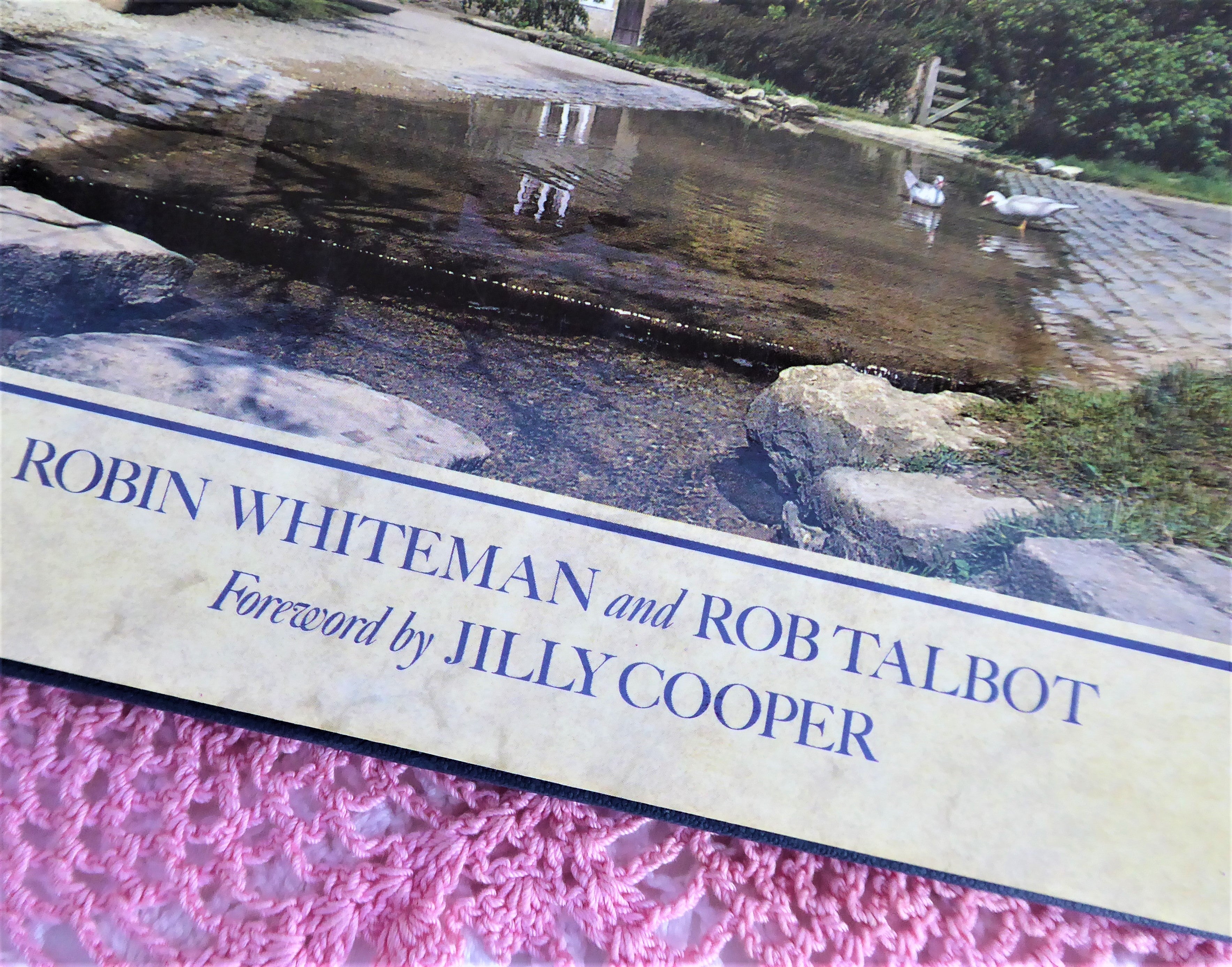 The Cotswolds Coffee Table Book - England 1980s Hardcover with Stunning Photos & Rich History | Perfect for Home Decor, Gift Ideas & British Culture Enthusiasts