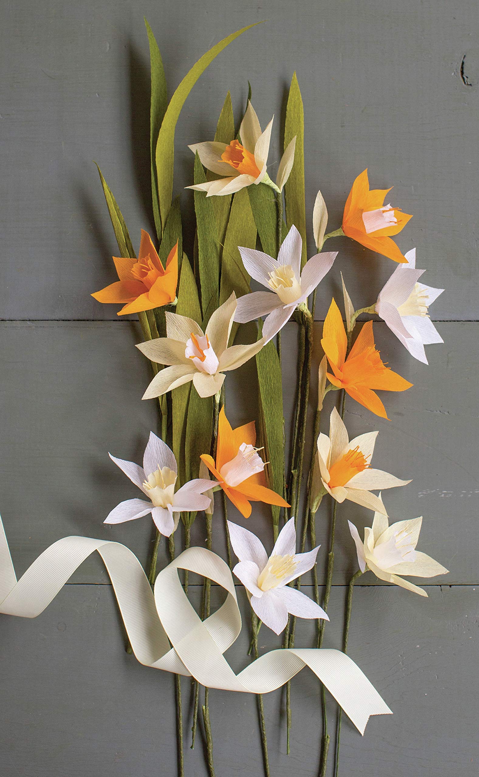 Creativity Street Crepe Paper Flower Kit - Daffodil DIY Craft Set for Home Decor, Party & Wedding Arrangements