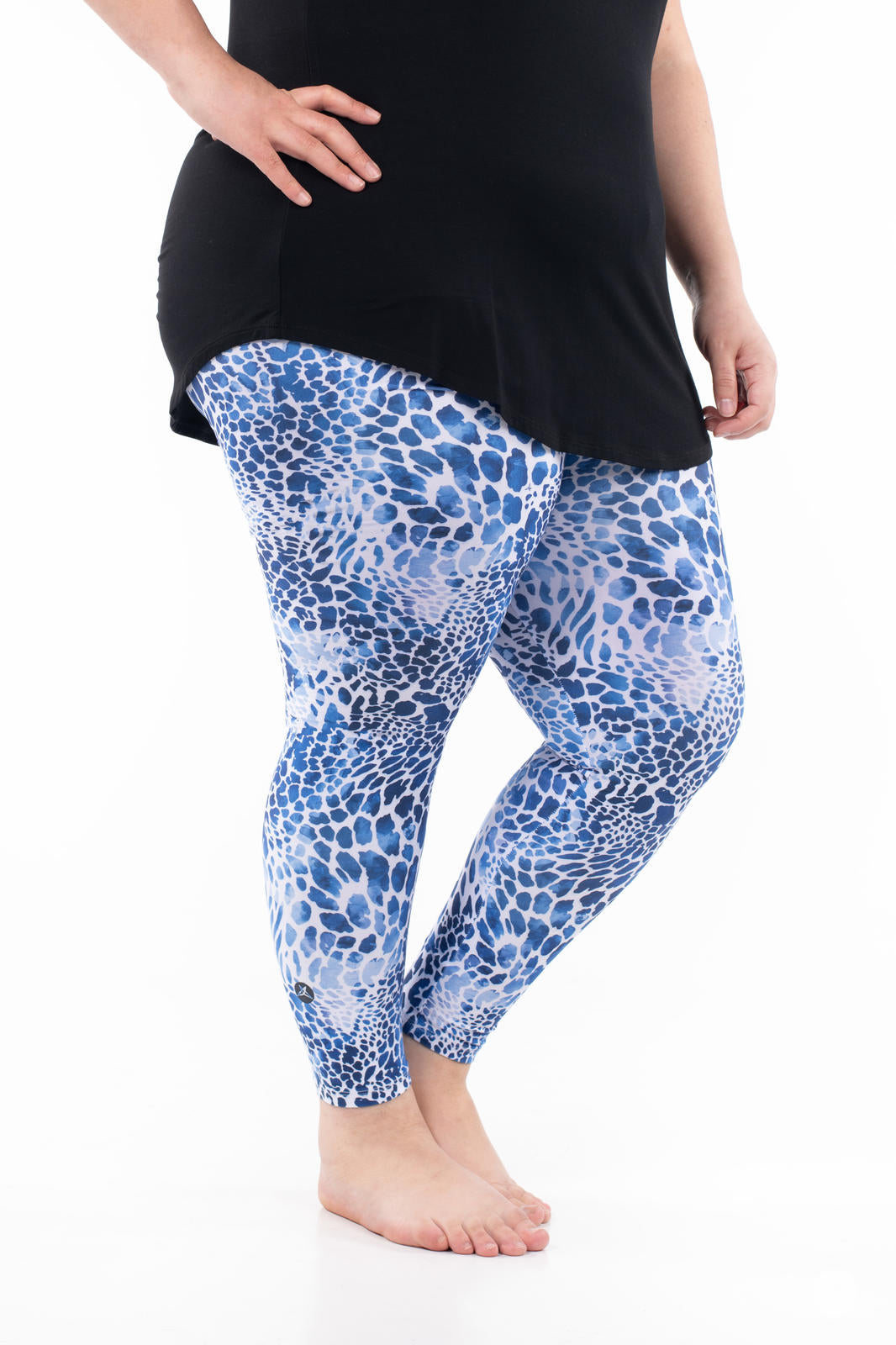 Frosted Leopard Print T-Shirt for Women - Trendy Animal Graphic Tee - Casual Streetwear Top for Everyday Wear, Parties & Outings