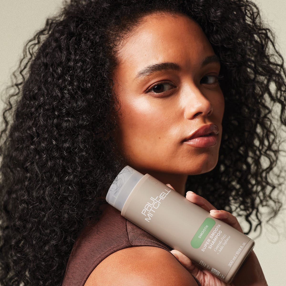 Super Smooth Shampoo for Silky Hair - Hydrating & Nourishing Formula for Daily Hair Care at Home & Salon