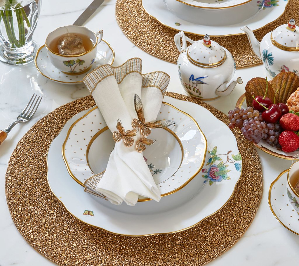 Premium Gold Rush Placemats Set of 4 - Elegant Gold Table Mats for Dining, Parties & Home Decor - Waterproof & Heat Resistant for Daily Use