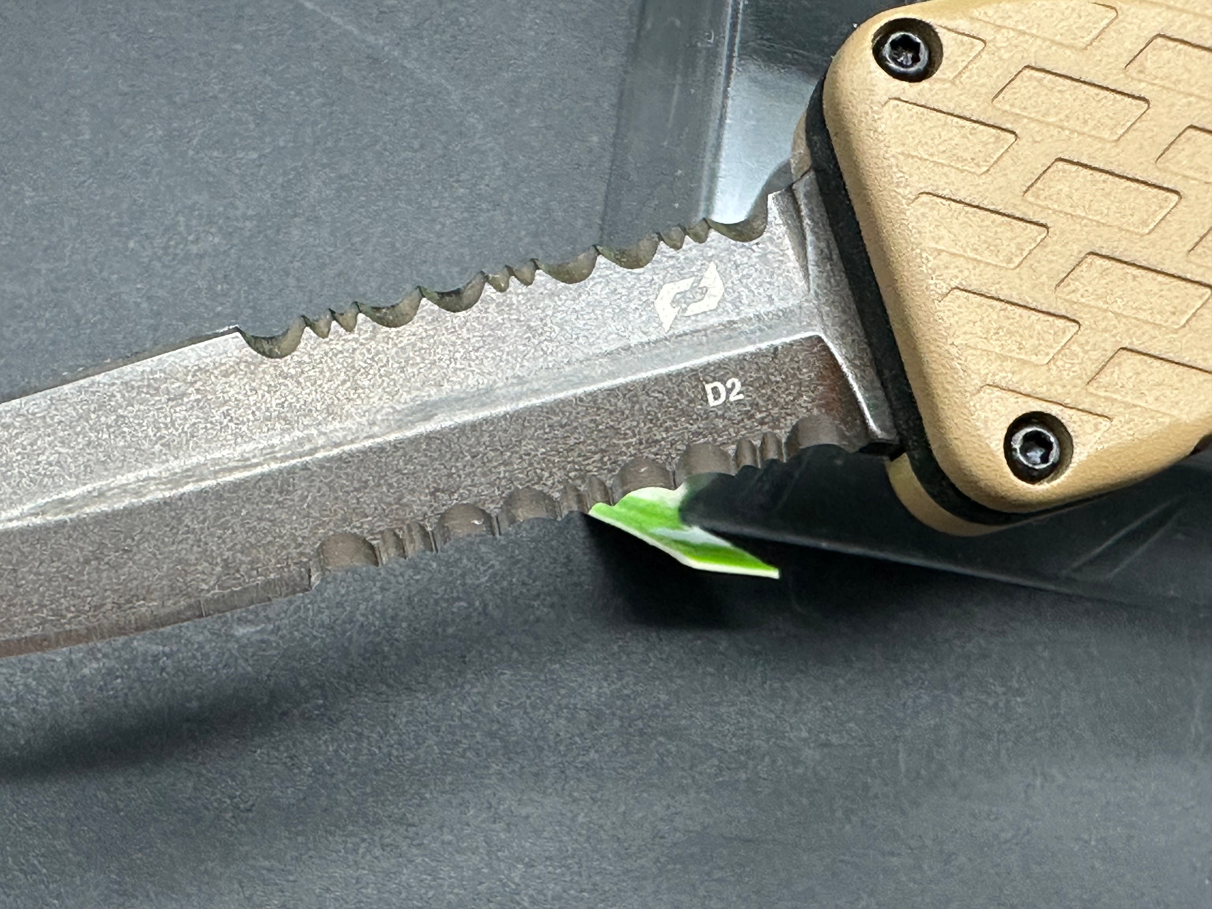 Schrade Uproar Dagger D/A OTF Automatic Knife - FDE Aluminum Handle with 3 Black D2 Serrated Blades - Tactical EDC Knife for Outdoor Camping, Survival & Self Defense