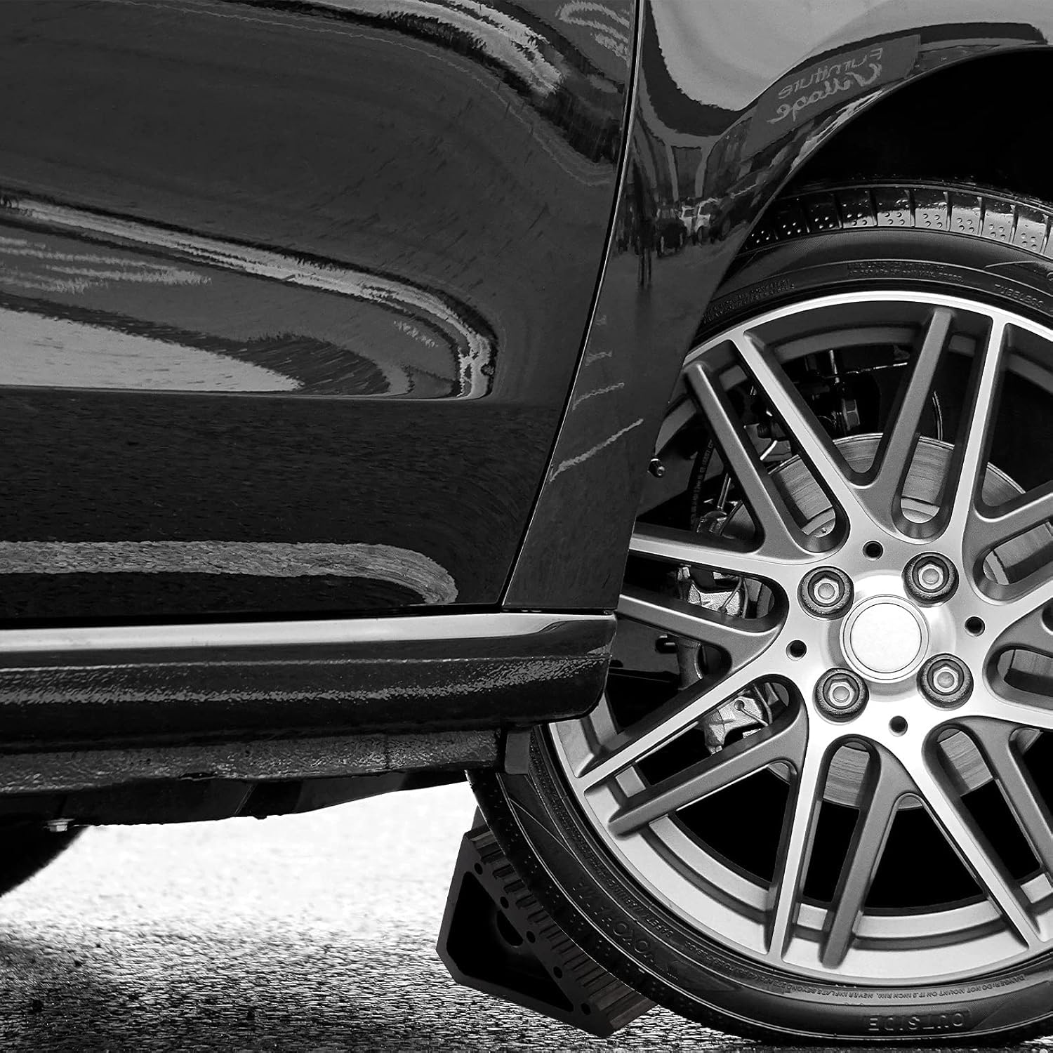 Fasmov 2 Pack Heavy Duty Rubber Wheel Chocks for Cars, Trucks, RVs, Trailers & ATVs - Non-Slip Vehicle Stabilizer with Ergonomic Handles for Parking & Storage Safety