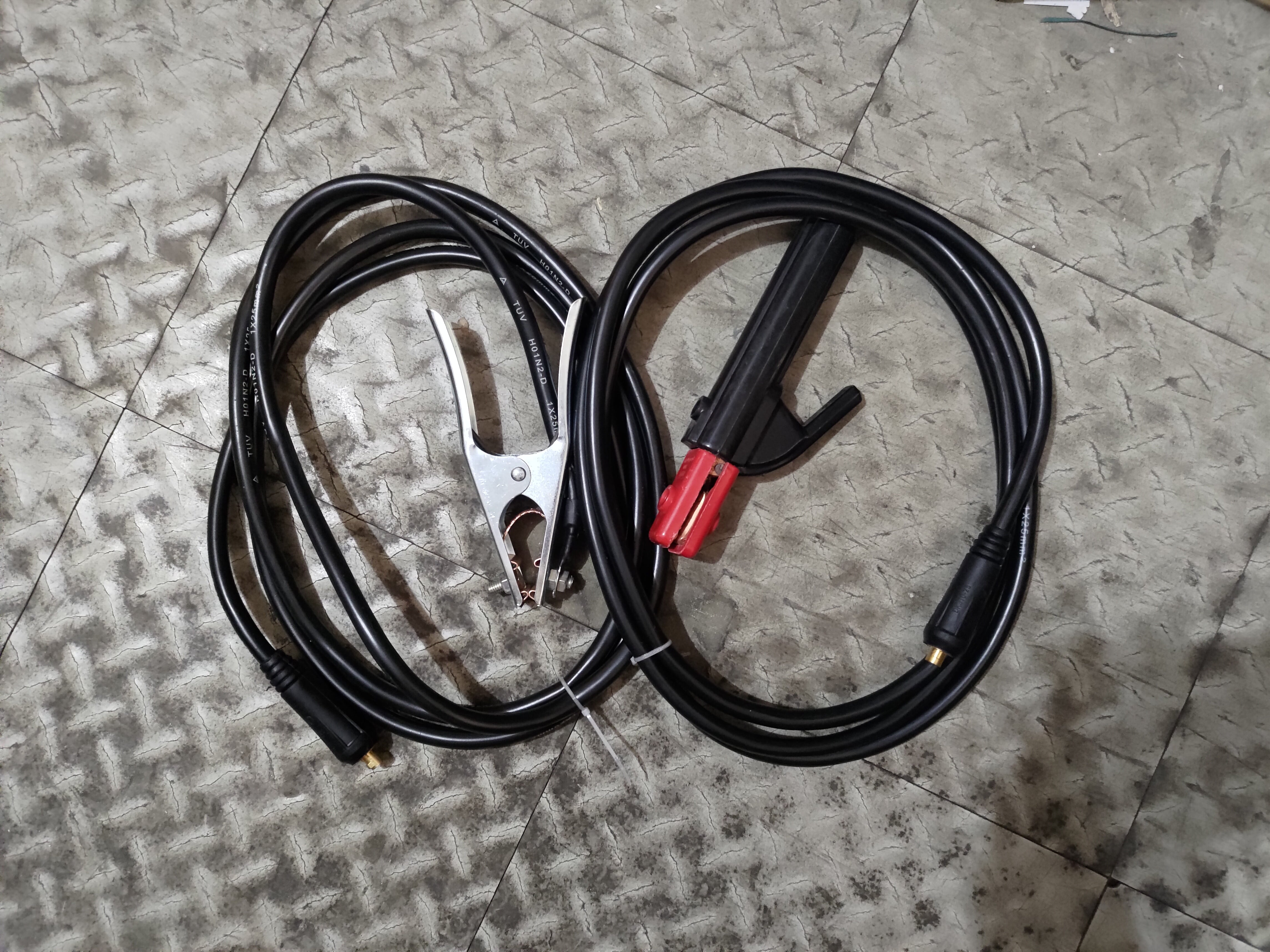 AIKO 110V/240V Dual Voltage TIG Welding Machine with 3m Welding Cable & 3m Ground Cable | Model W TIG200AD | Perfect for Home DIY, Metal Fabrication & Automotive Repair