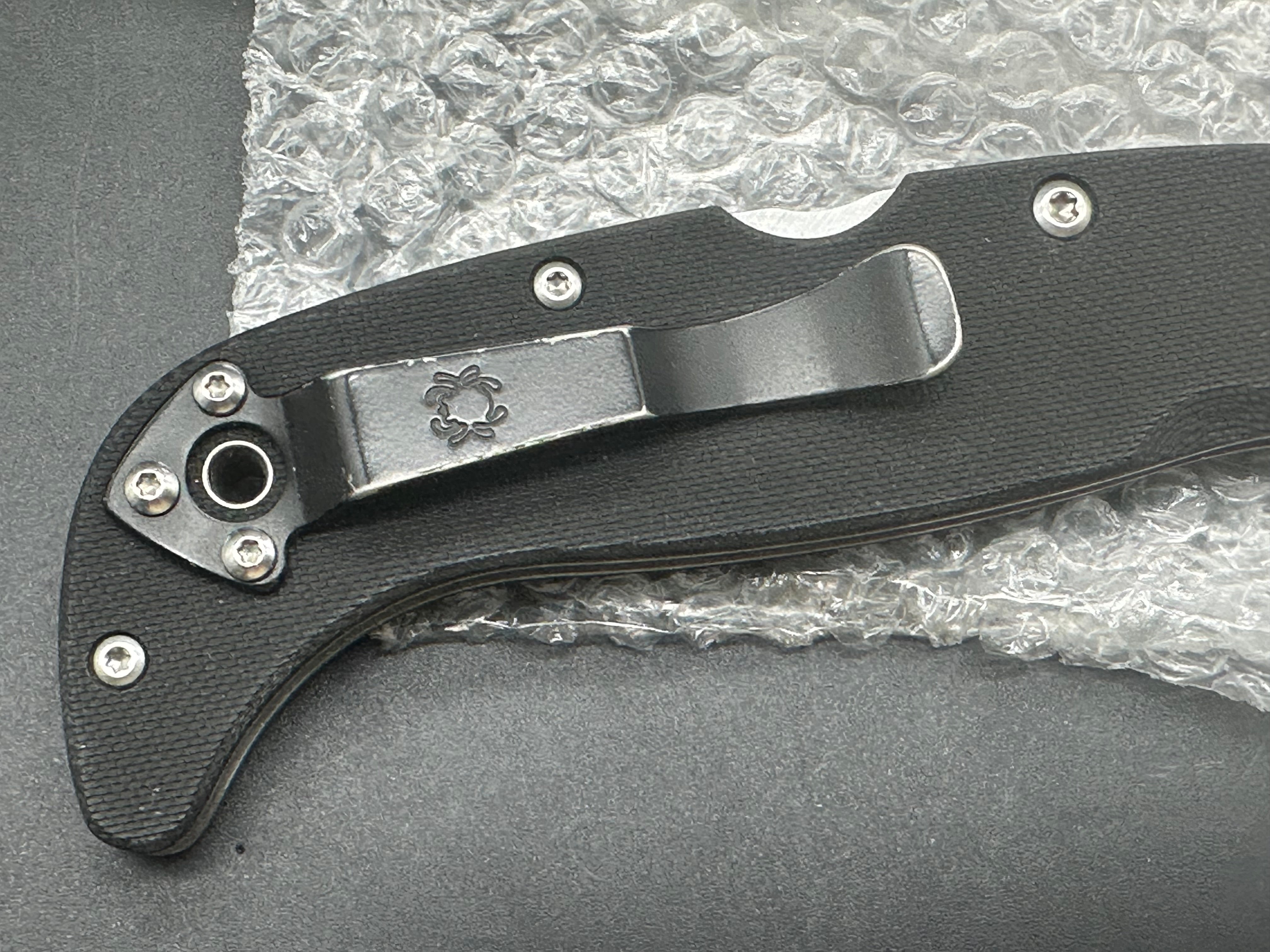 Spyderco James Keating Chinook 4 Lockback Folding Knife - Black G-10 Handle, 3.8