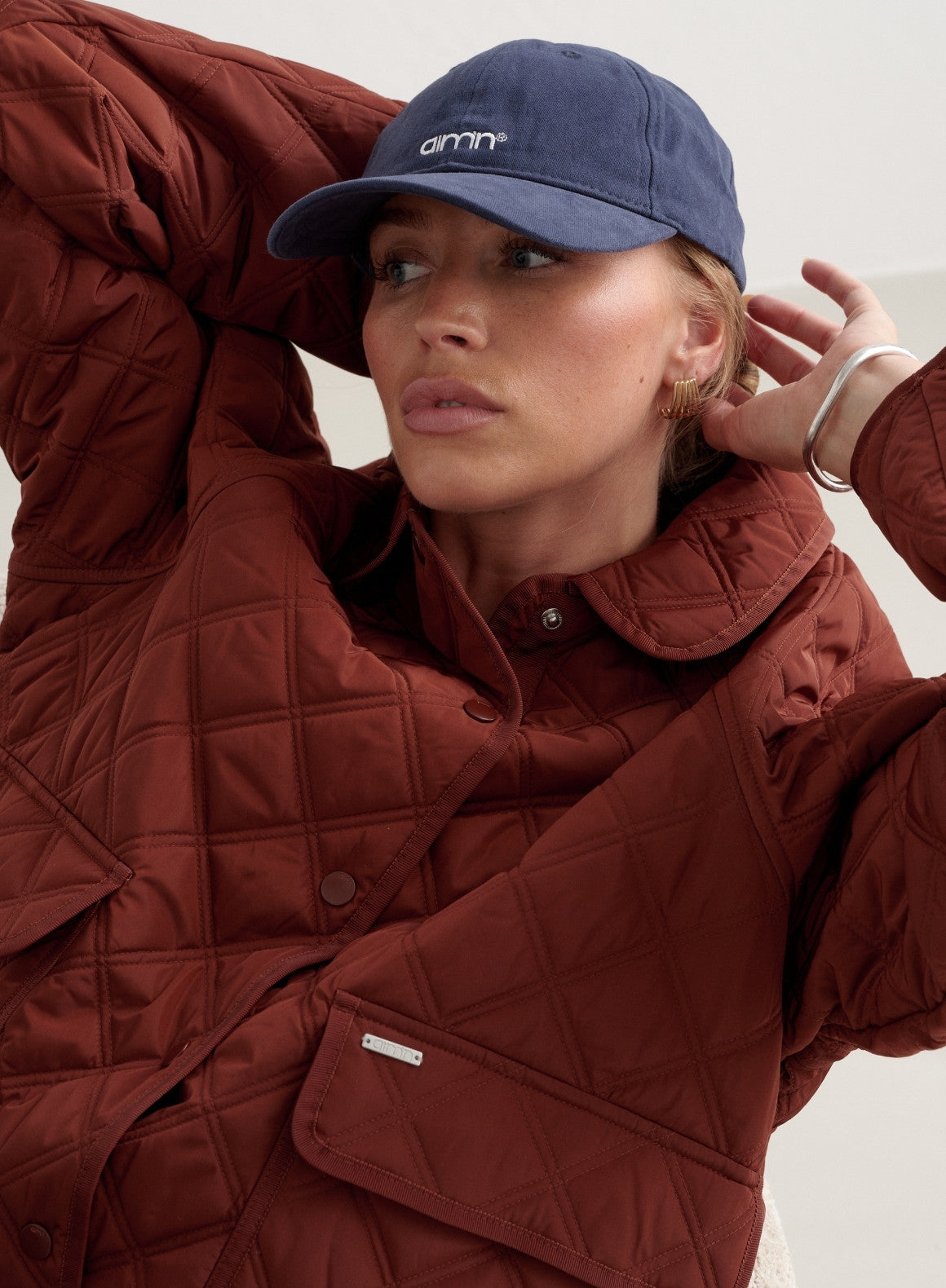 Navy Blue Small Logo Baseball Cap for Men & Women - Stylish Adjustable Snapback Hat for Outdoor Sports, Casual Wear & Fashion Accessories