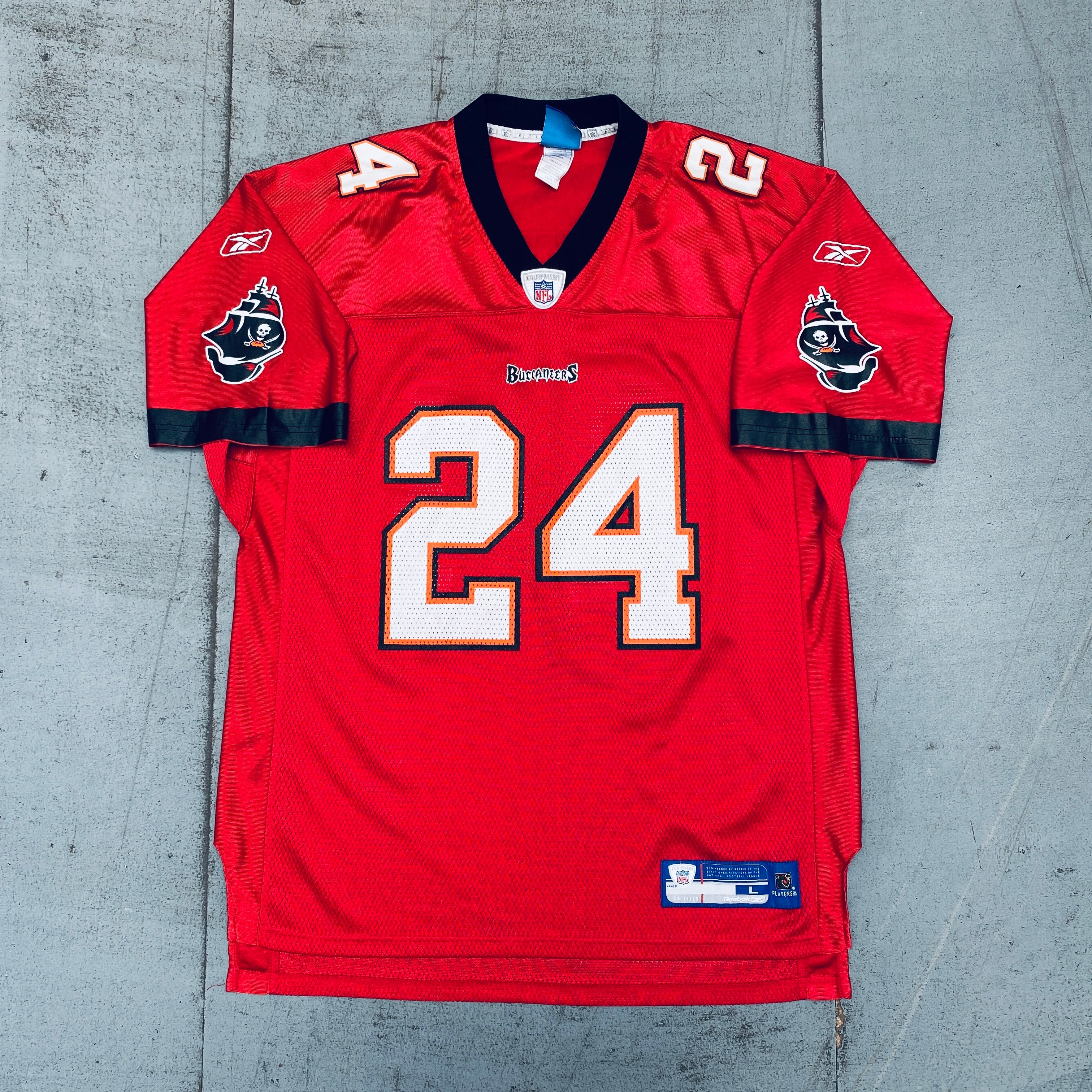 2005/06 Tampa Bay Buccaneers Cadillac Williams Rookie Jersey (Large) - Perfect for NFL Fan Collections & Game Day Outfits